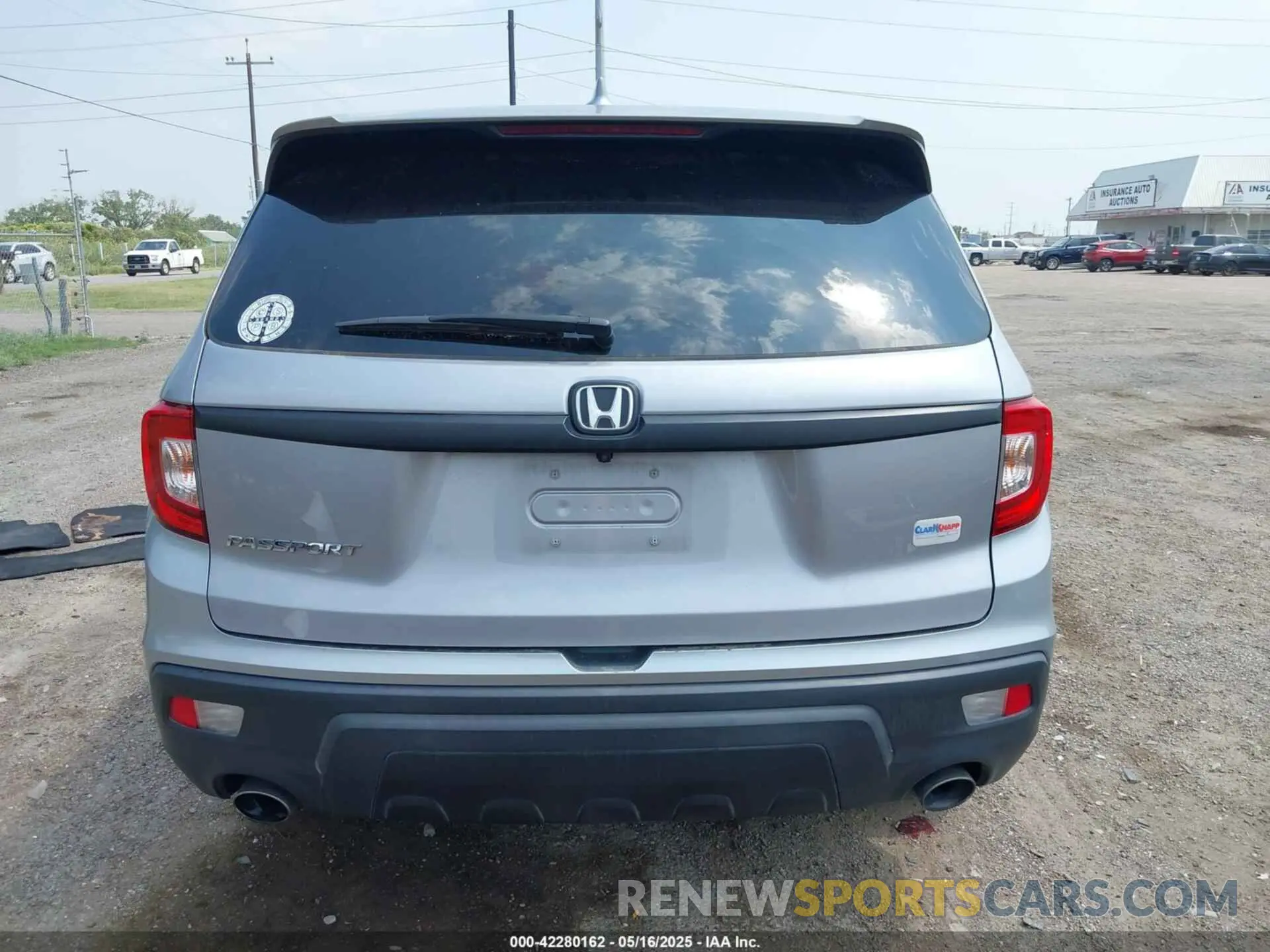 16 Photograph of a damaged car 5FNYF7H59MB007174 HONDA PASSPORT 2021