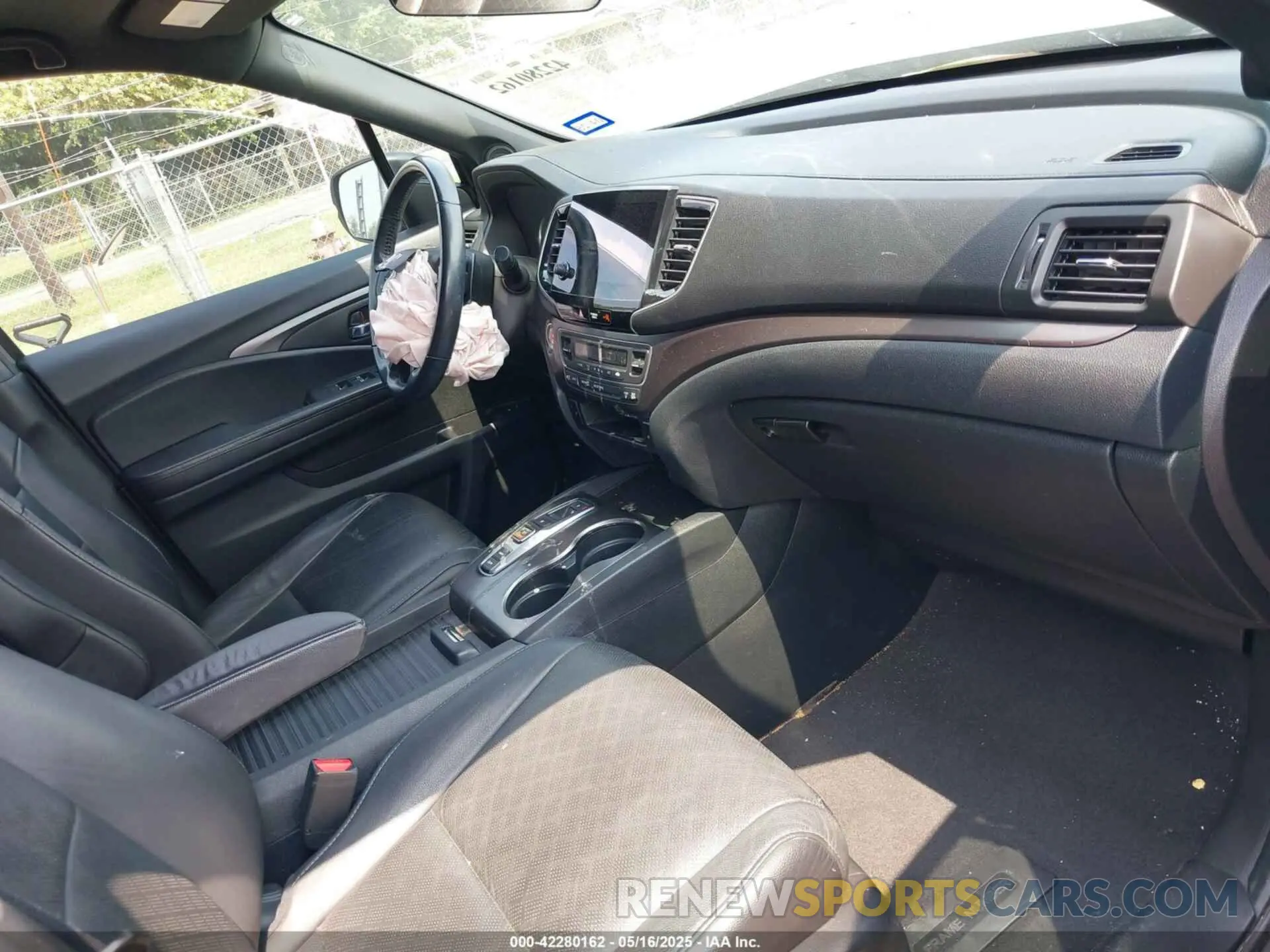 5 Photograph of a damaged car 5FNYF7H59MB007174 HONDA PASSPORT 2021