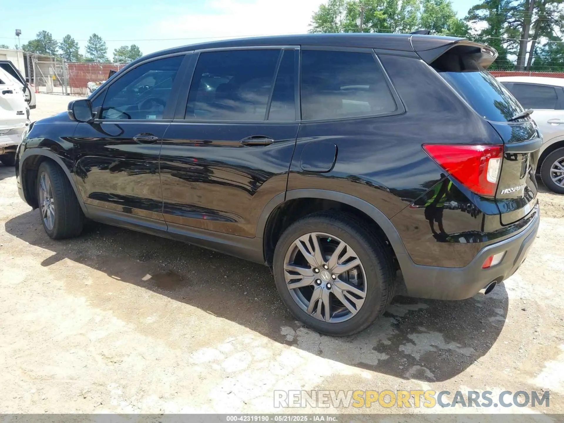 3 Фотография поврежденного автомобиля 5FNYF7H5XMB006986 HONDA PASSPORT 2021