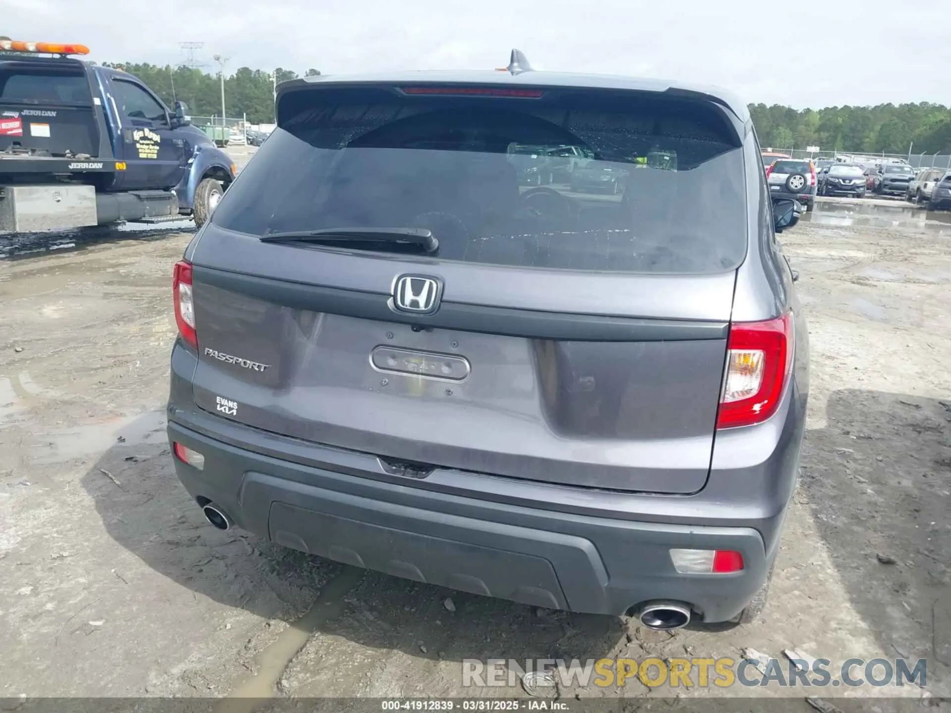 16 Photograph of a damaged car 5FNYF7H5XMB015350 HONDA PASSPORT 2021
