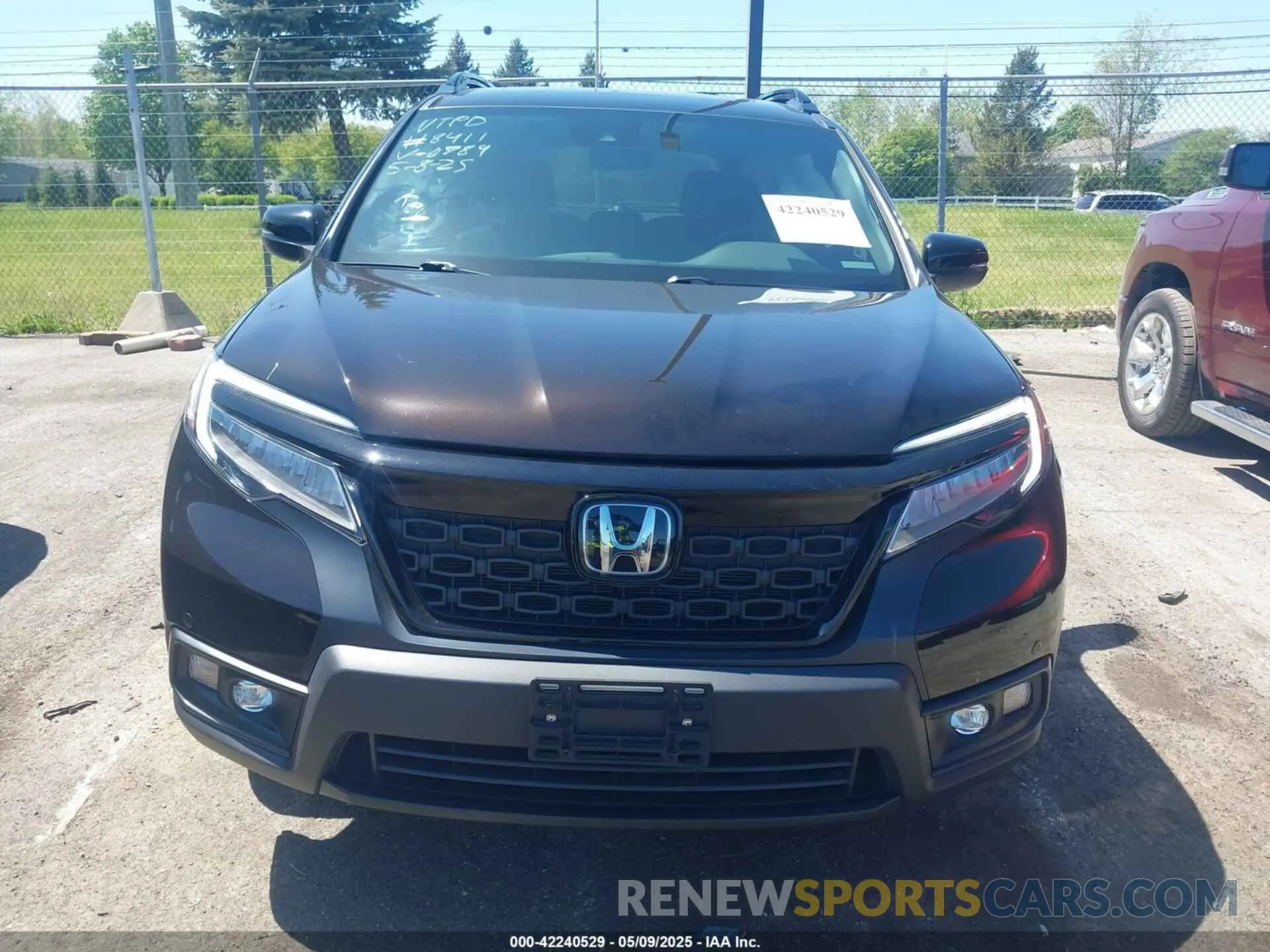 12 Photograph of a damaged car 5FNYF7H92MB010789 HONDA PASSPORT 2021