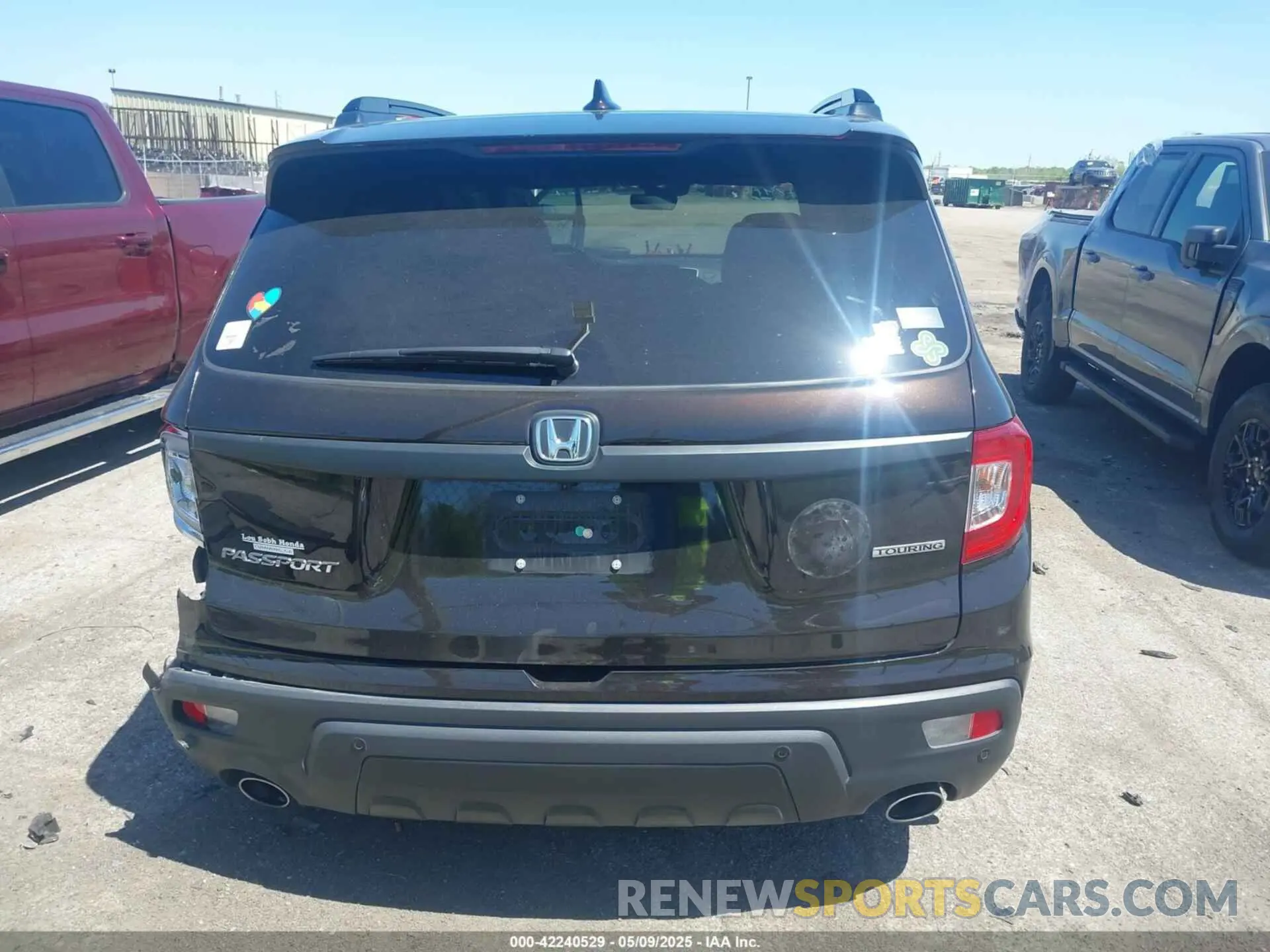 16 Photograph of a damaged car 5FNYF7H92MB010789 HONDA PASSPORT 2021