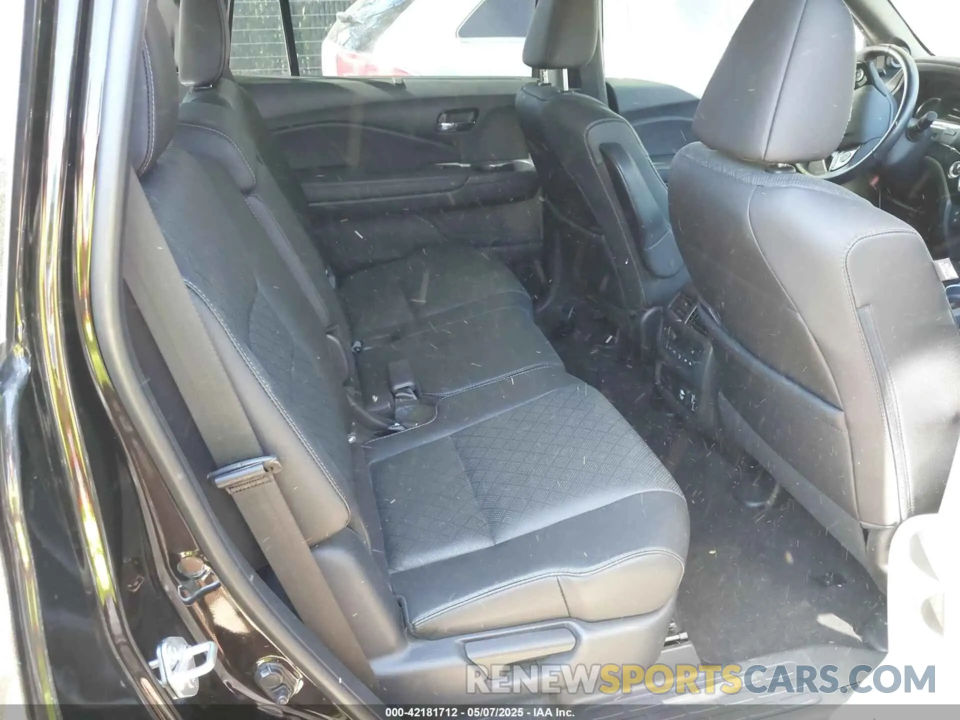 8 Photograph of a damaged car 5FNYF8H03MB026880 HONDA PASSPORT 2021