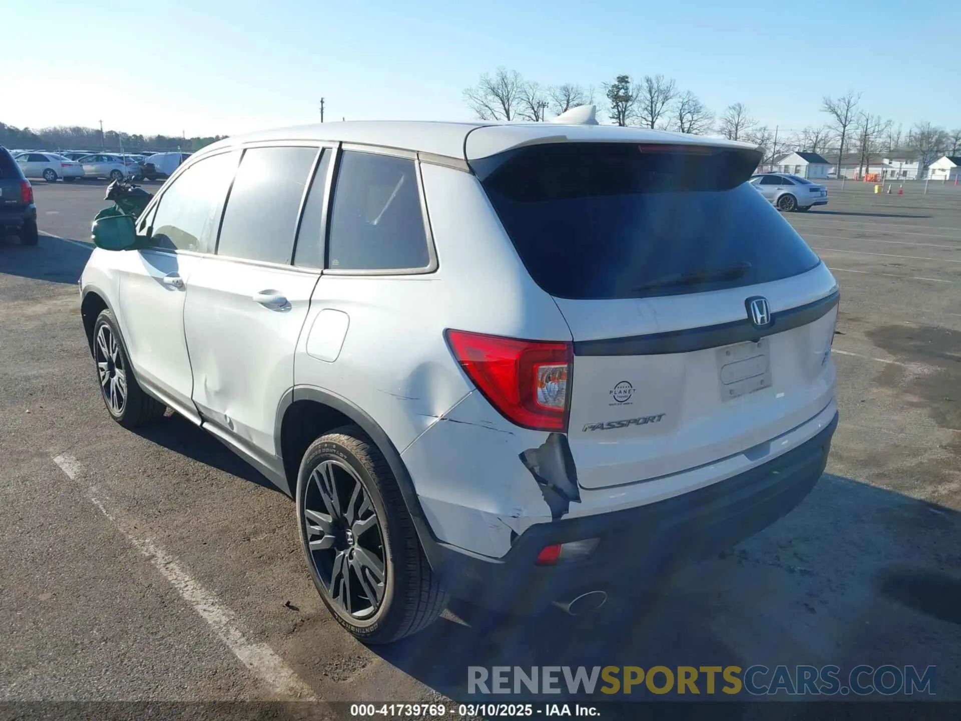 3 Photograph of a damaged car 5FNYF8H21MB031674 HONDA PASSPORT 2021
