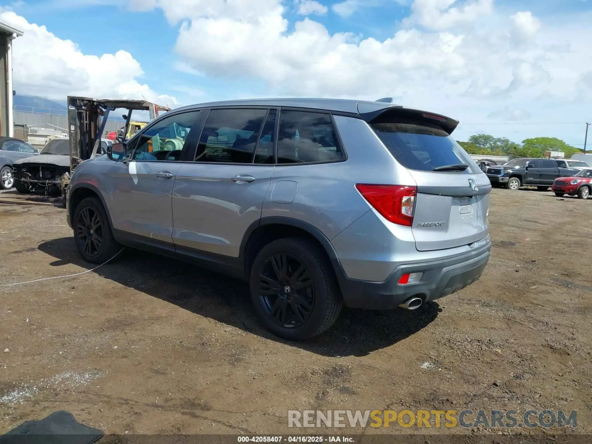 3 Photograph of a damaged car 5FNYF8H22MB000451 HONDA PASSPORT 2021