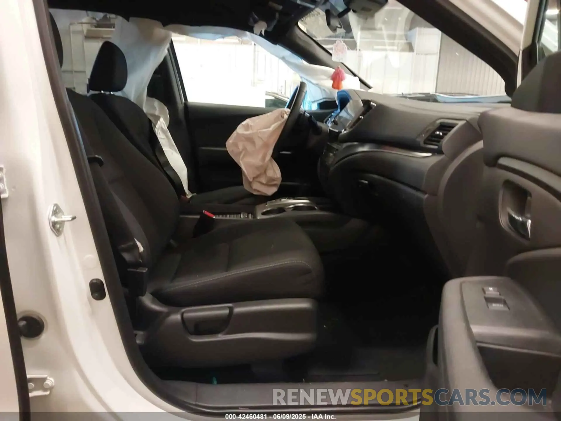 5 Фотография поврежденного автомобиля 5FNYF8H25MB037848 HONDA PASSPORT 2021