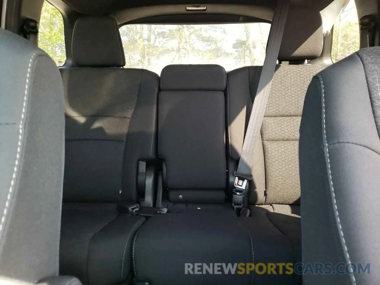 10 Photograph of a damaged car 5FNYF8H27MB003085 HONDA PASSPORT 2021