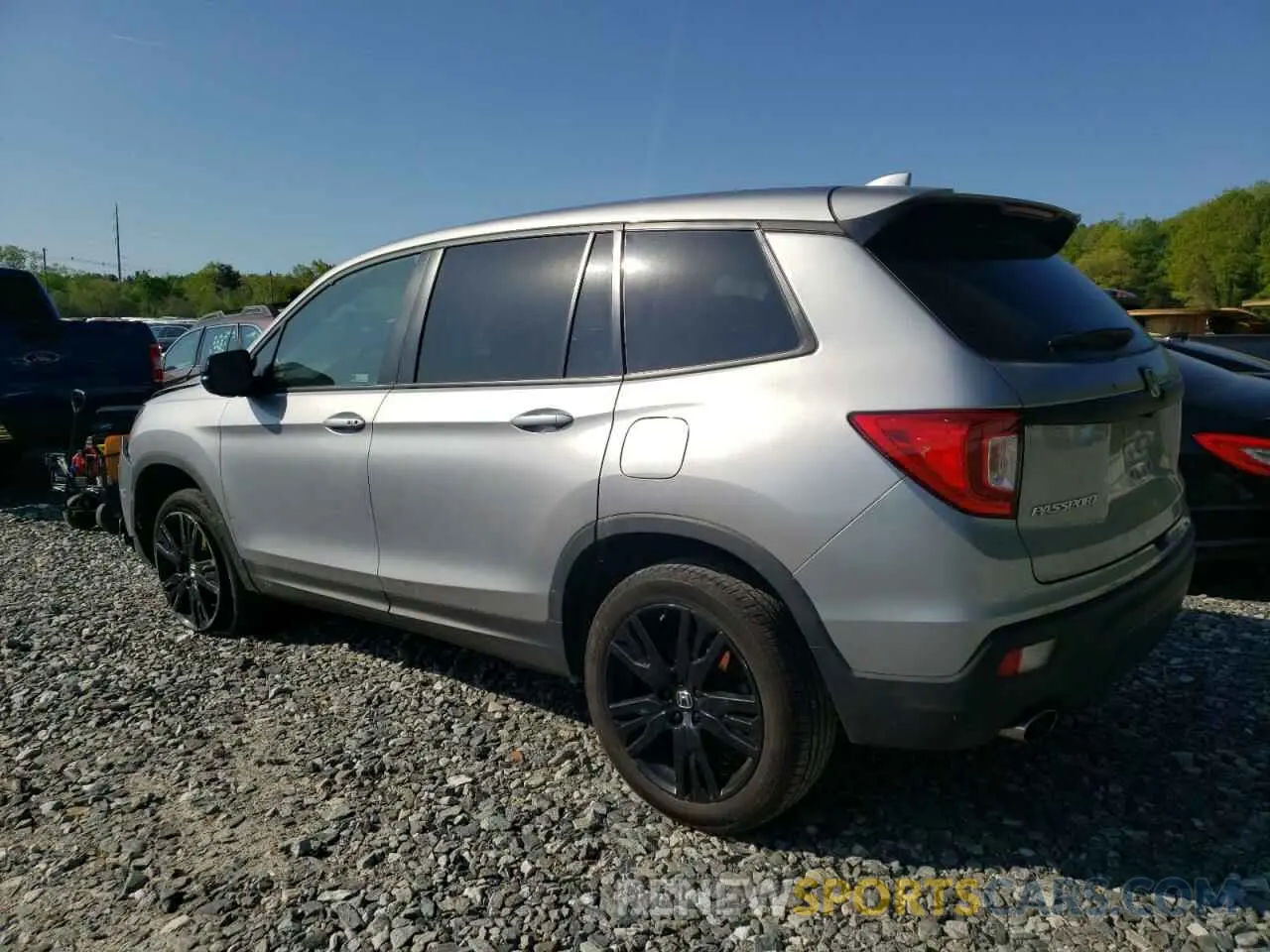2 Photograph of a damaged car 5FNYF8H27MB003085 HONDA PASSPORT 2021