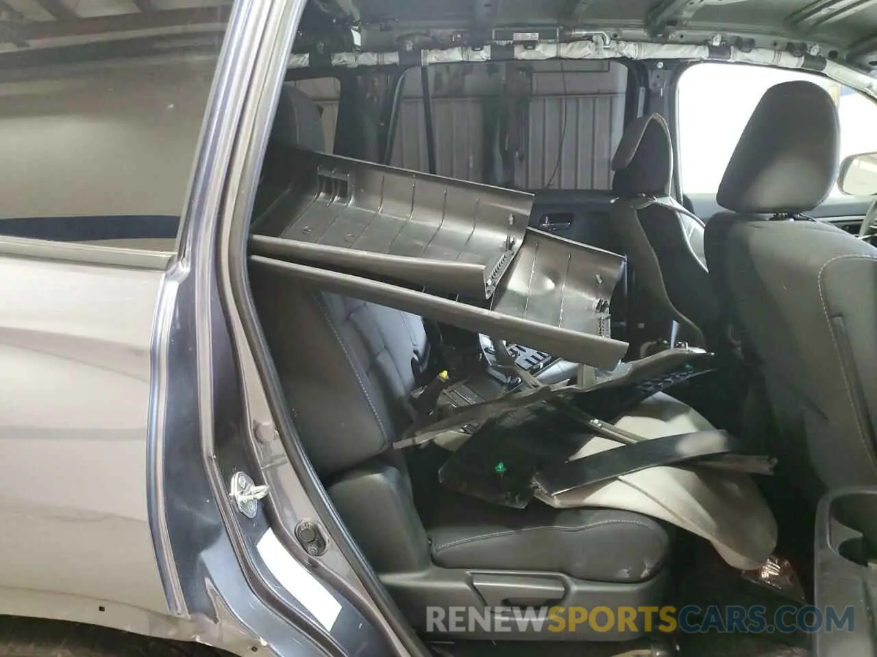 11 Photograph of a damaged car 5FNYF8H27MB003622 HONDA PASSPORT 2021