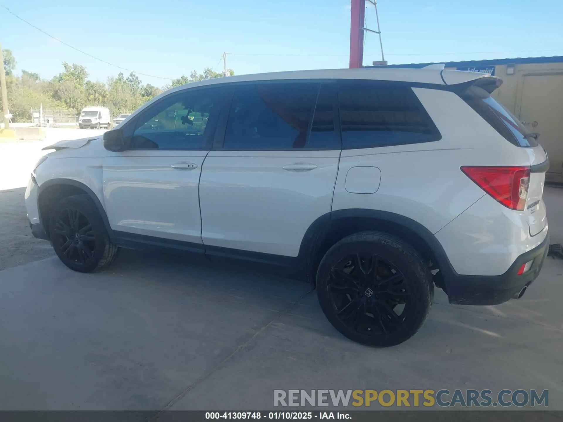 15 Photograph of a damaged car 5FNYF8H29MB001094 HONDA PASSPORT 2021