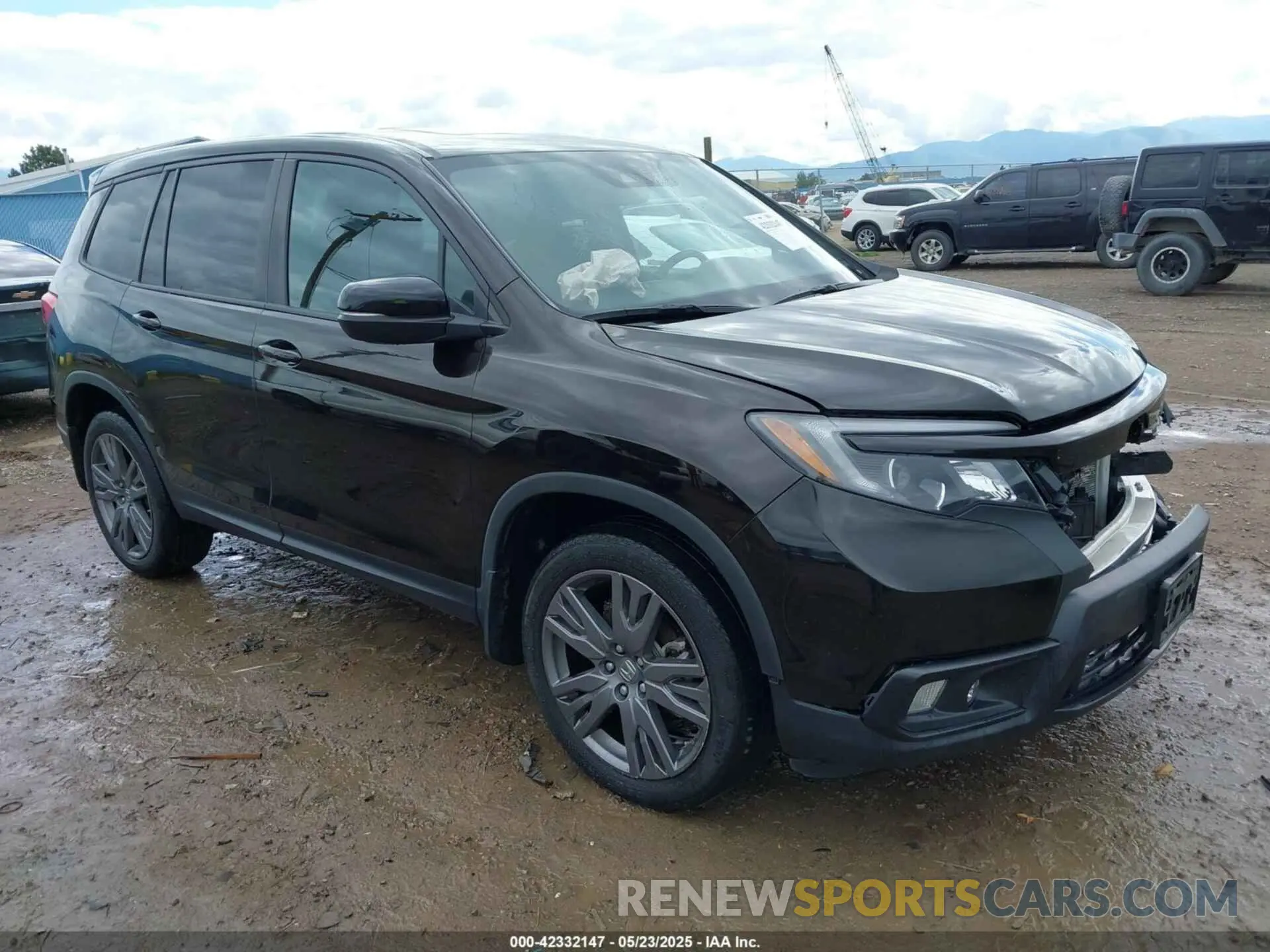 1 Photograph of a damaged car 5FNYF8H51MB019230 HONDA PASSPORT 2021