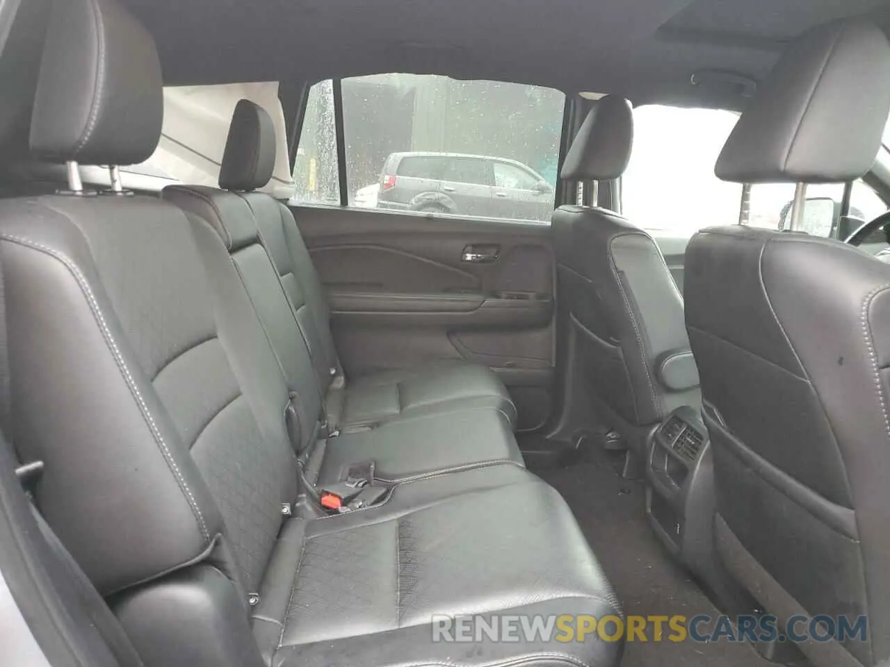 11 Photograph of a damaged car 5FNYF8H53MB040564 HONDA PASSPORT 2021