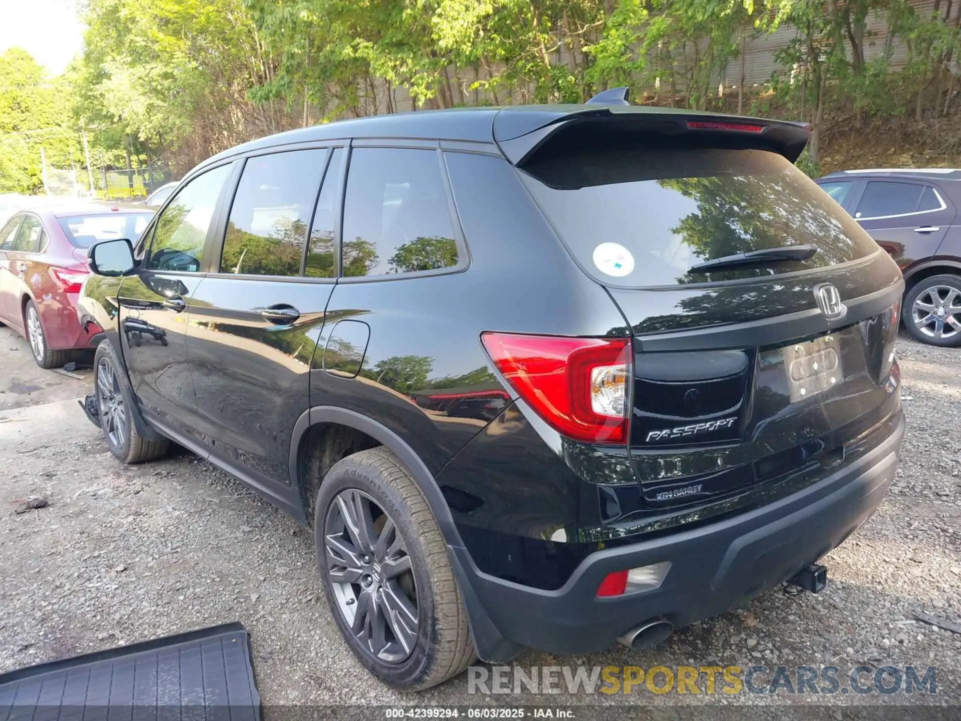 3 Photograph of a damaged car 5FNYF8H57MB022083 HONDA PASSPORT 2021