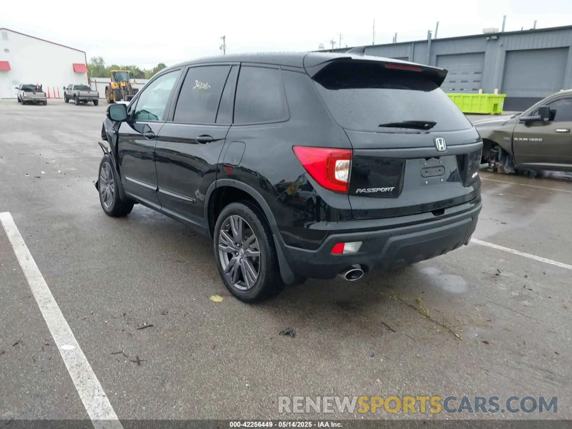 3 Photograph of a damaged car 5FNYF8H58MB013506 HONDA PASSPORT 2021