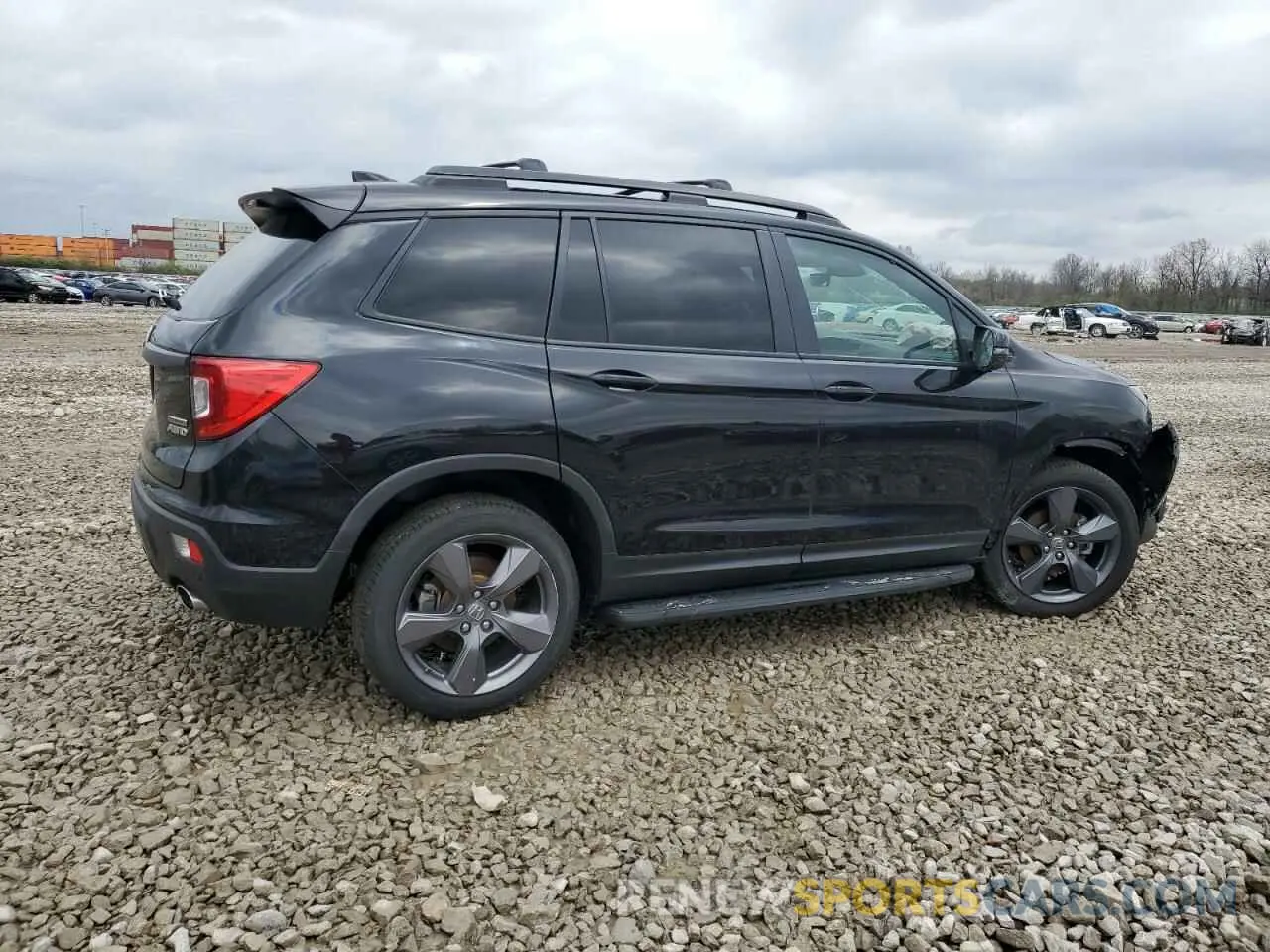 3 Photograph of a damaged car 5FNYF8H91MB009476 HONDA PASSPORT 2021