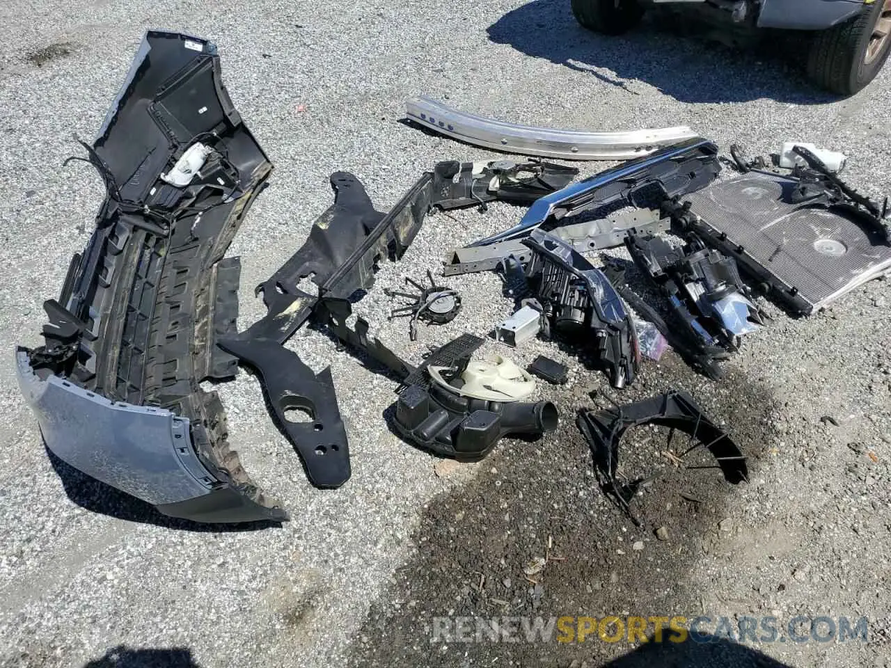 13 Photograph of a damaged car 5FNYF7H52NB005350 HONDA PASSPORT 2022