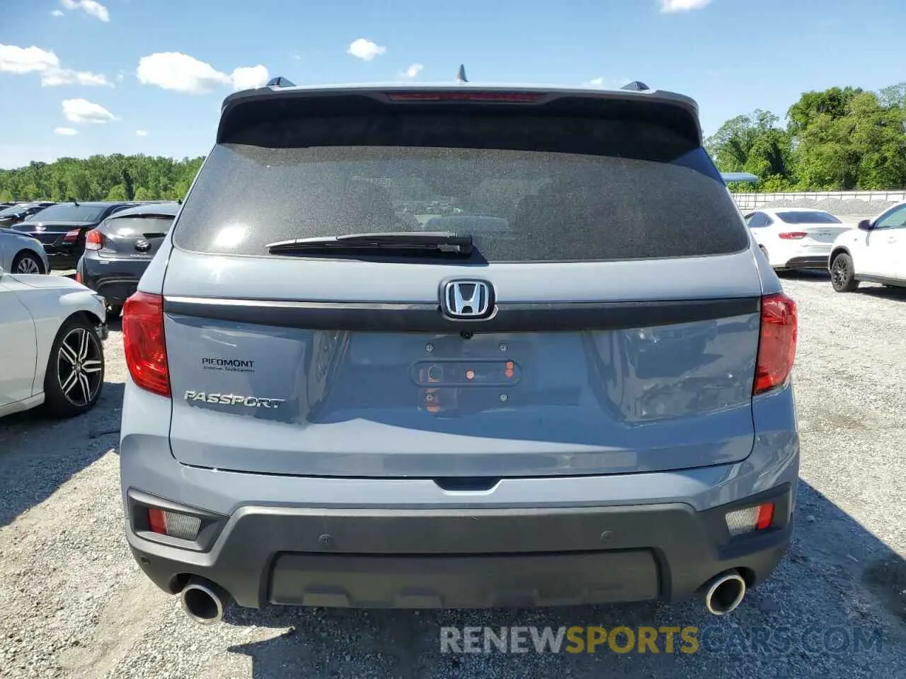 6 Photograph of a damaged car 5FNYF7H52NB005350 HONDA PASSPORT 2022