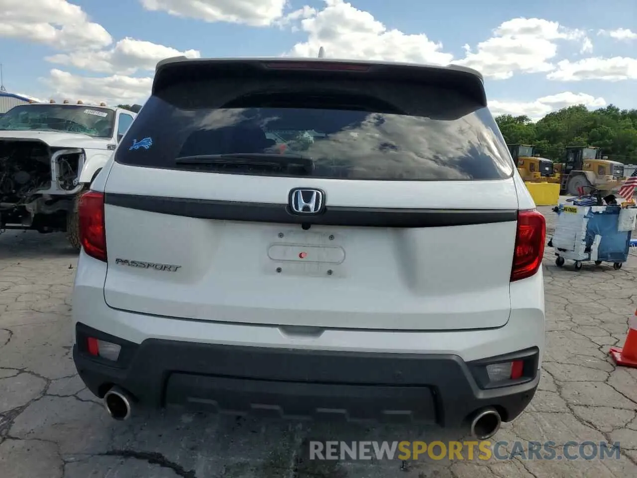 6 Photograph of a damaged car 5FNYF7H56NB004766 HONDA PASSPORT 2022