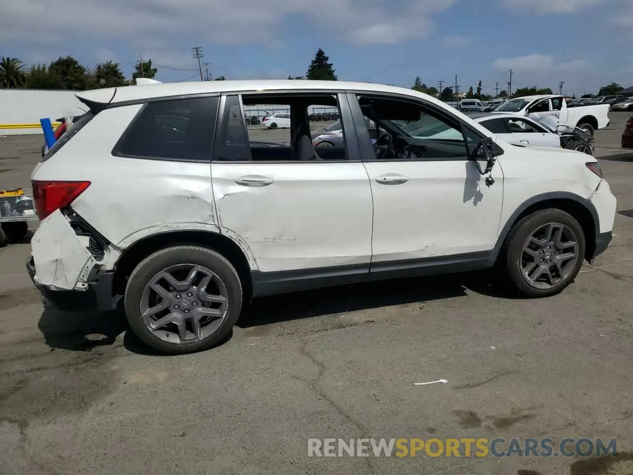 3 Photograph of a damaged car 5FNYF7H57NB005568 HONDA PASSPORT 2022