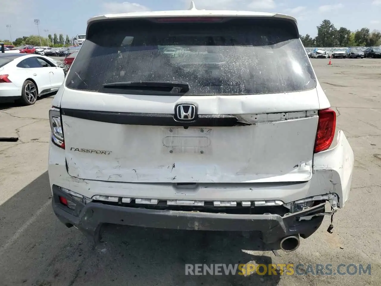 6 Photograph of a damaged car 5FNYF7H57NB005568 HONDA PASSPORT 2022