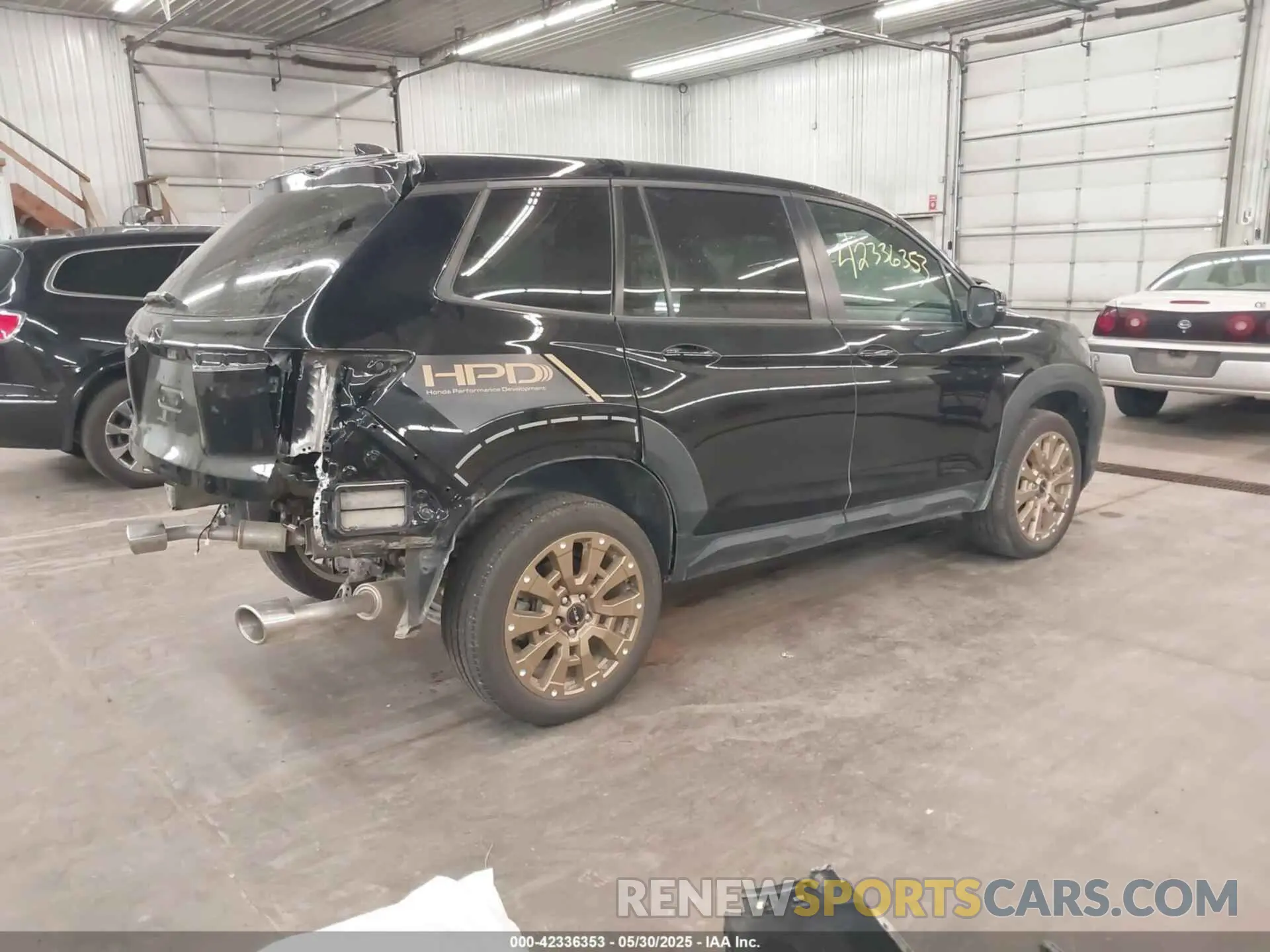 4 Photograph of a damaged car 5FNYF8H52NB019660 HONDA PASSPORT 2022