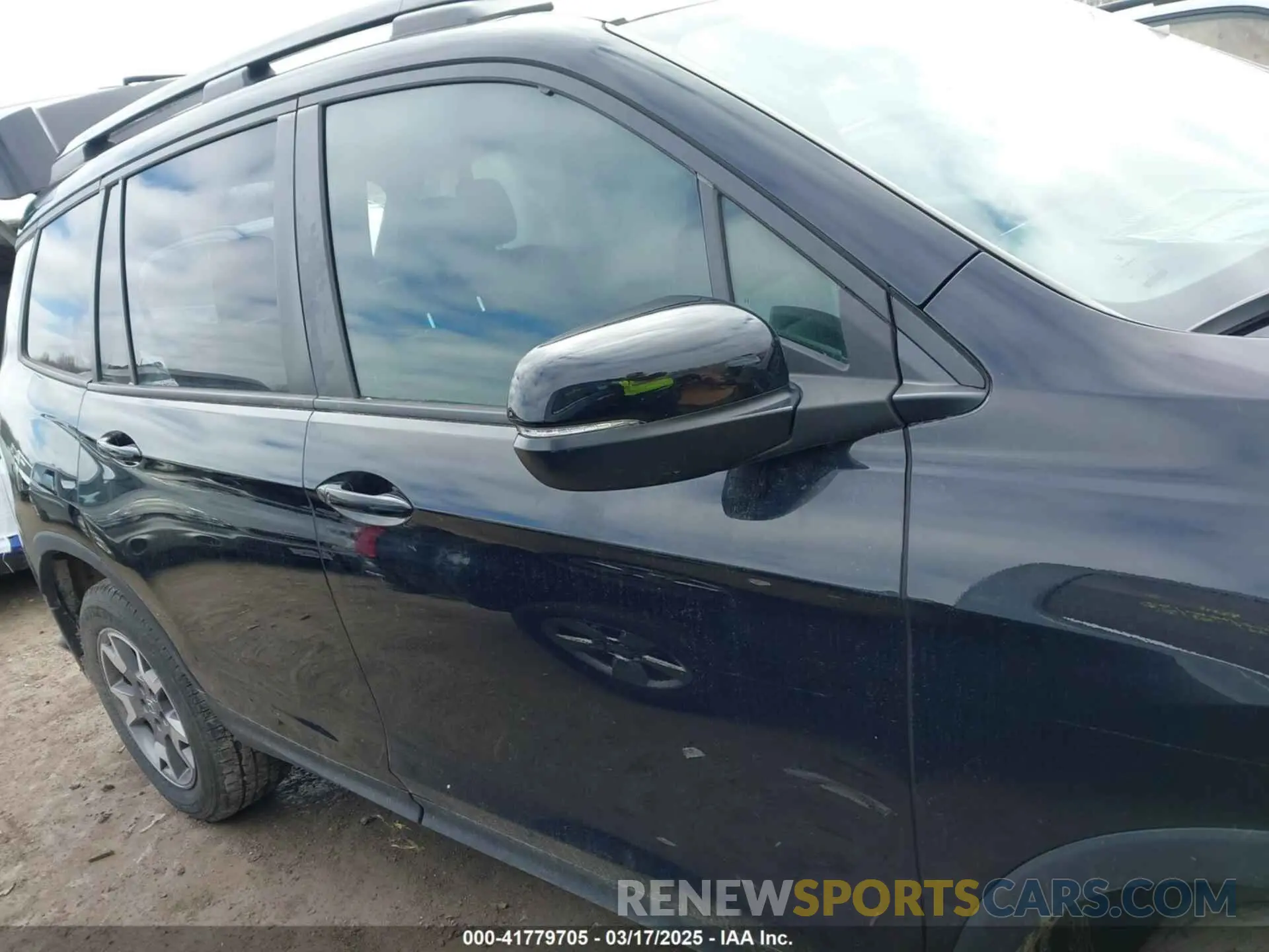 14 Photograph of a damaged car 5FNYF8H60NB011632 HONDA PASSPORT 2022