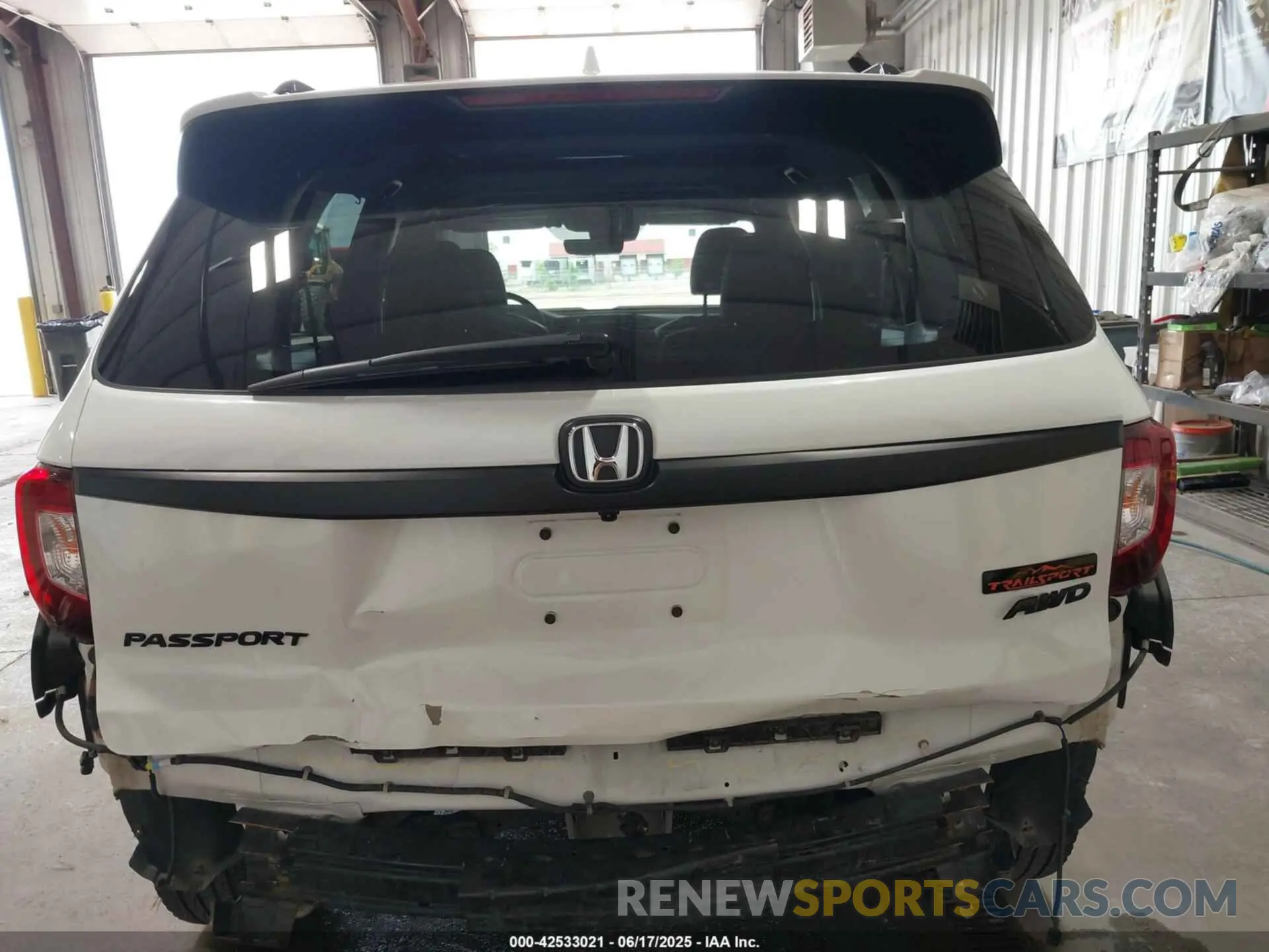 17 Photograph of a damaged car 5FNYF8H63NB003038 HONDA PASSPORT 2022