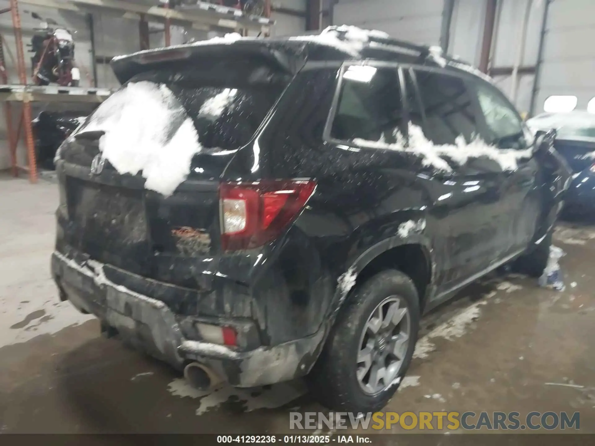 4 Фотография поврежденного автомобиля 5FNYF8H63NB028070 HONDA PASSPORT 2022