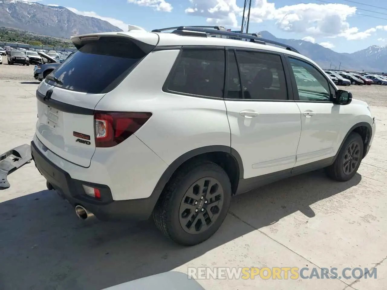 3 Фотография поврежденного автомобиля 5FNYF8H65NB004885 HONDA PASSPORT 2022
