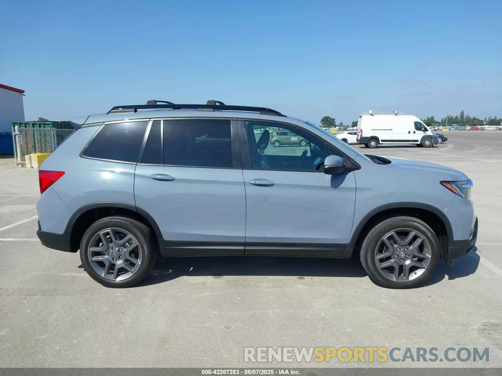 13 Photograph of a damaged car 5FNYF8H54PB008940 HONDA PASSPORT 2023