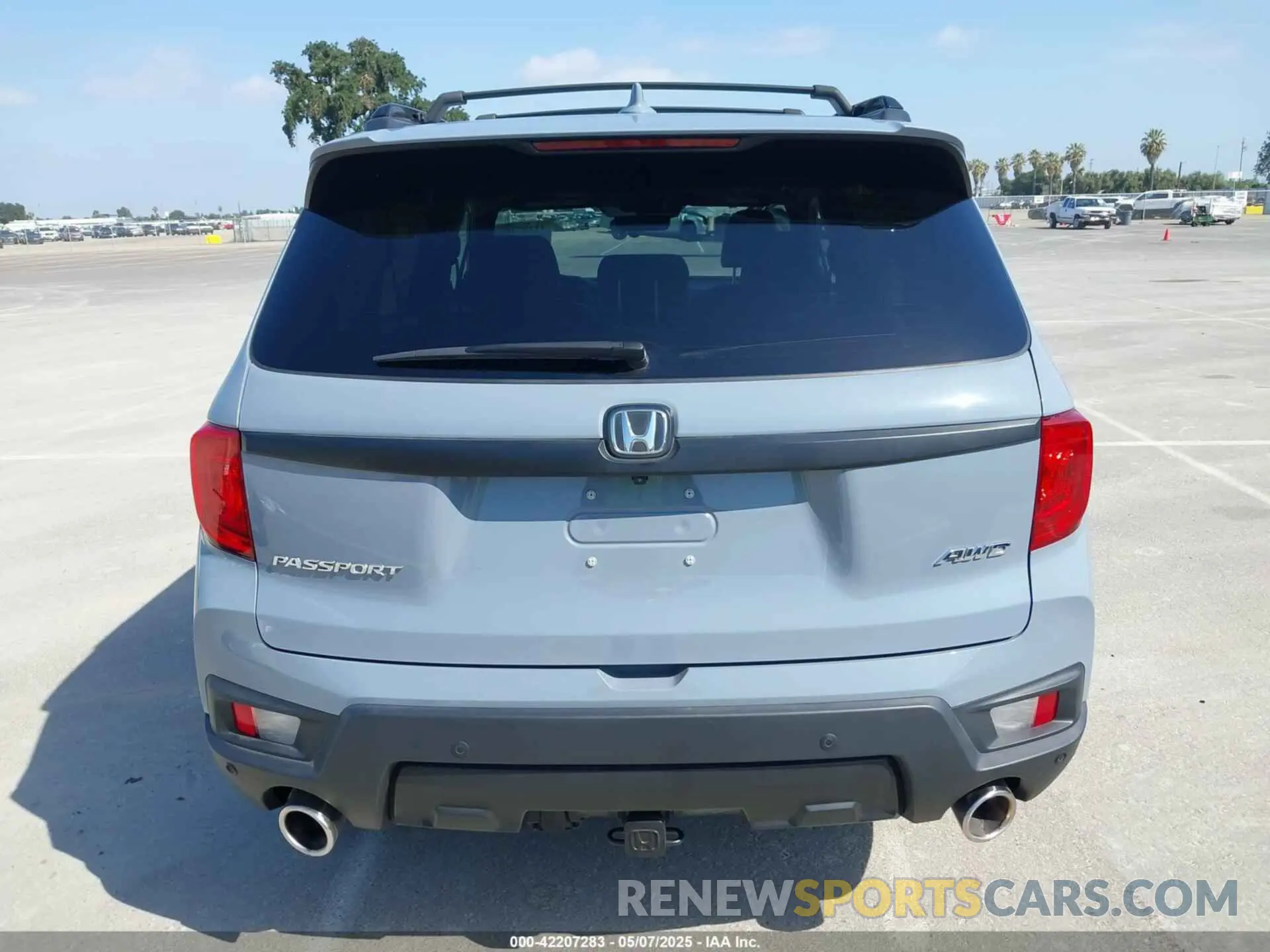 16 Photograph of a damaged car 5FNYF8H54PB008940 HONDA PASSPORT 2023