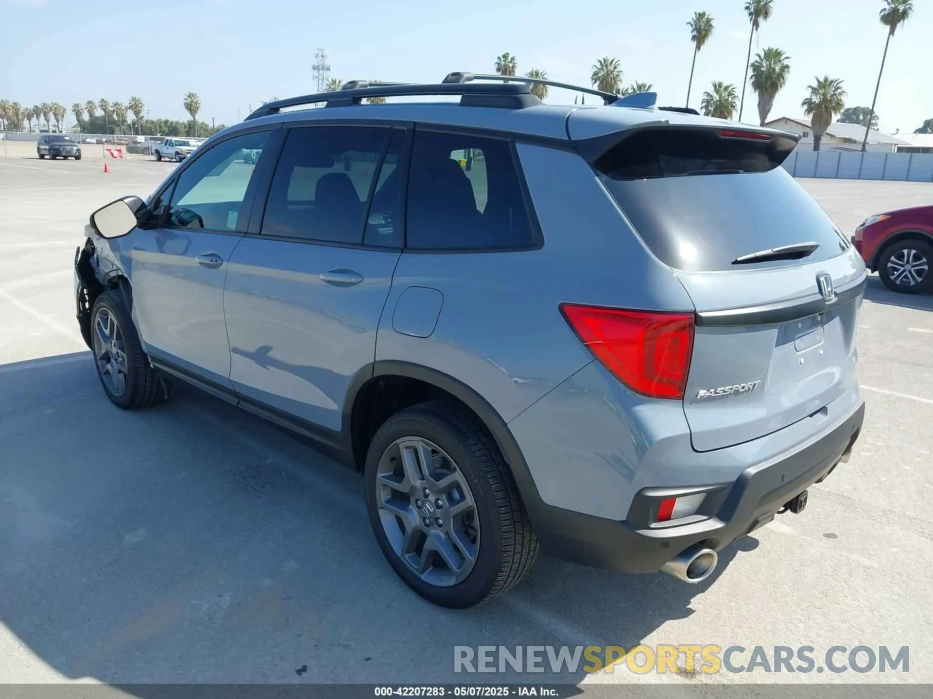 3 Photograph of a damaged car 5FNYF8H54PB008940 HONDA PASSPORT 2023