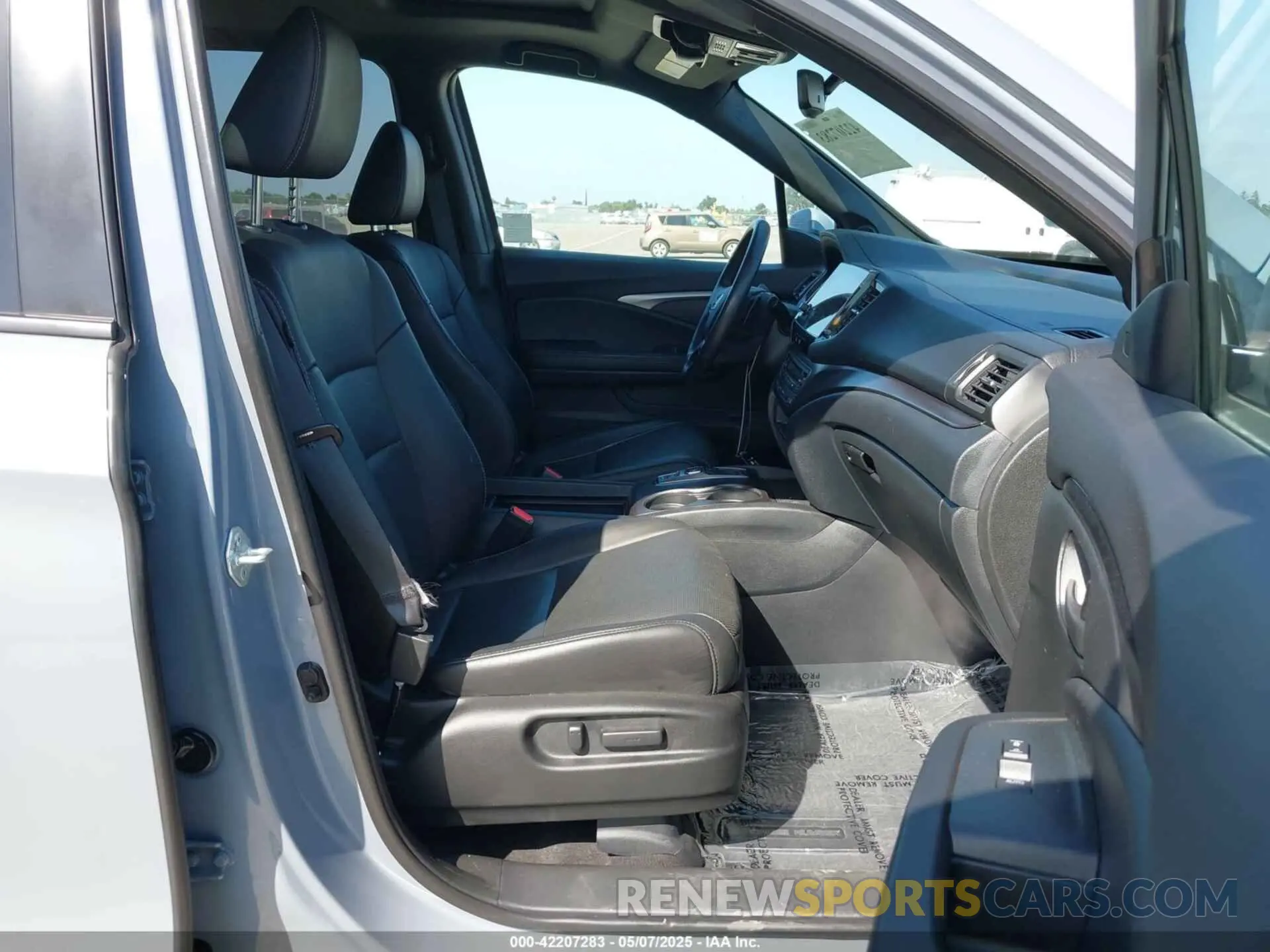 5 Photograph of a damaged car 5FNYF8H54PB008940 HONDA PASSPORT 2023