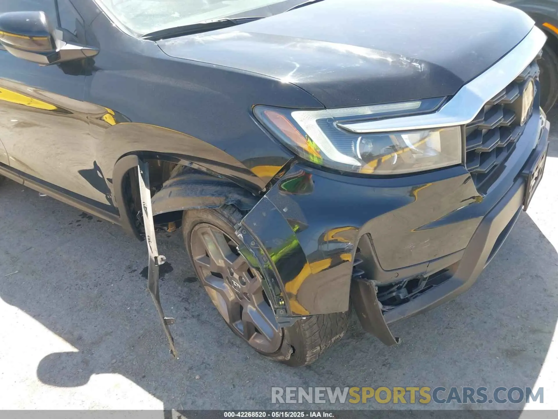 6 Photograph of a damaged car 5FNYF8H55PB020448 HONDA PASSPORT 2023