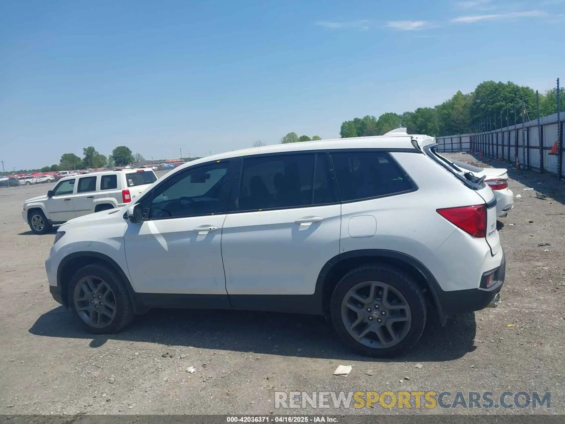 15 Photograph of a damaged car 5FNYF8H57PB006499 HONDA PASSPORT 2023