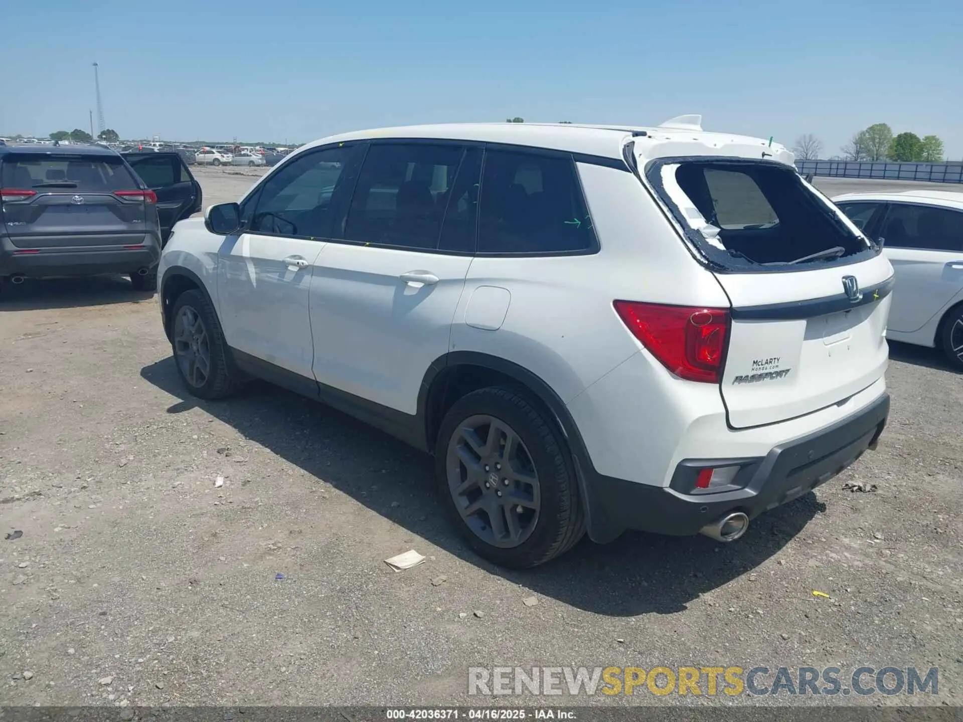 3 Photograph of a damaged car 5FNYF8H57PB006499 HONDA PASSPORT 2023