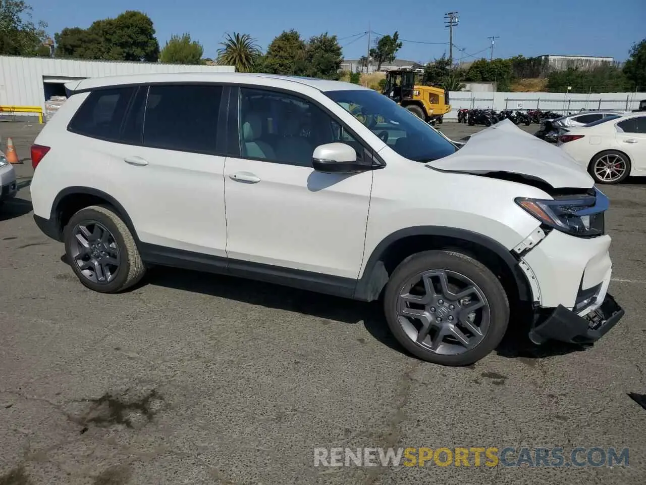 4 Photograph of a damaged car 5FNYF8H58PB014241 HONDA PASSPORT 2023