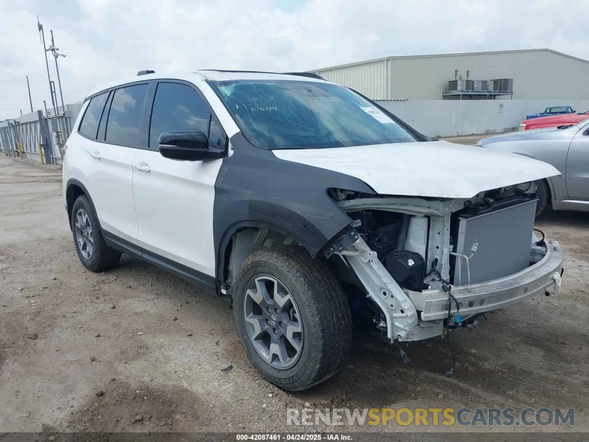 1 Photograph of a damaged car 5FNYF8H62PB024269 HONDA PASSPORT 2023