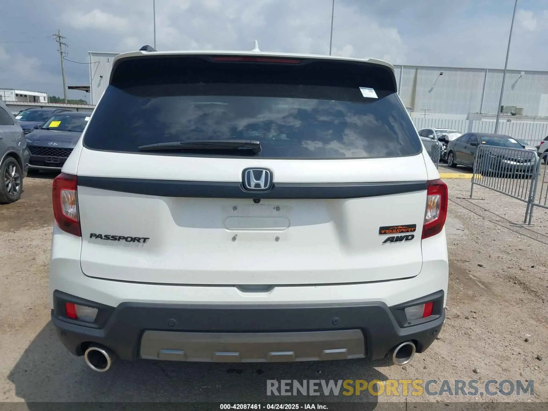 17 Photograph of a damaged car 5FNYF8H62PB024269 HONDA PASSPORT 2023