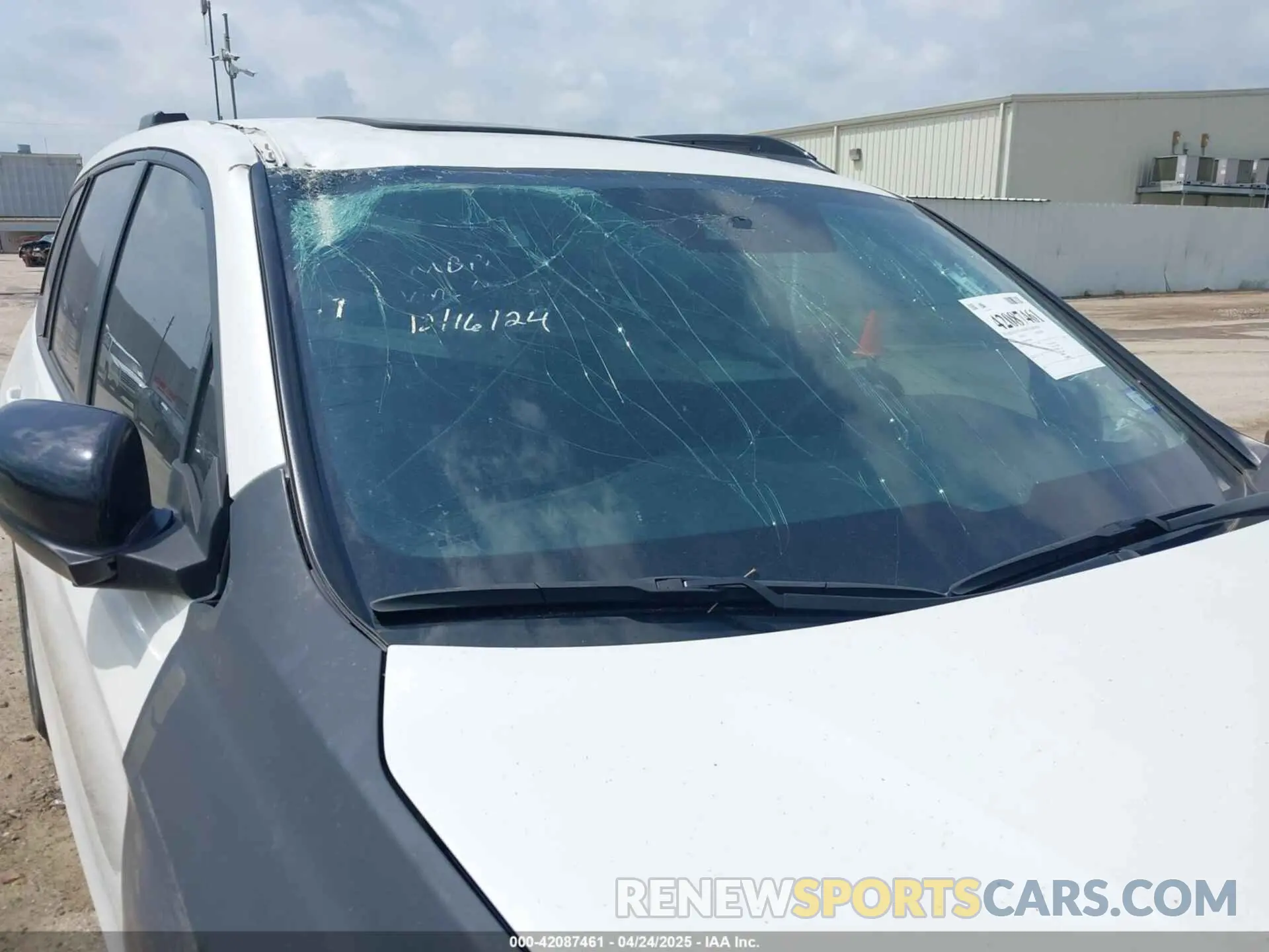 21 Photograph of a damaged car 5FNYF8H62PB024269 HONDA PASSPORT 2023