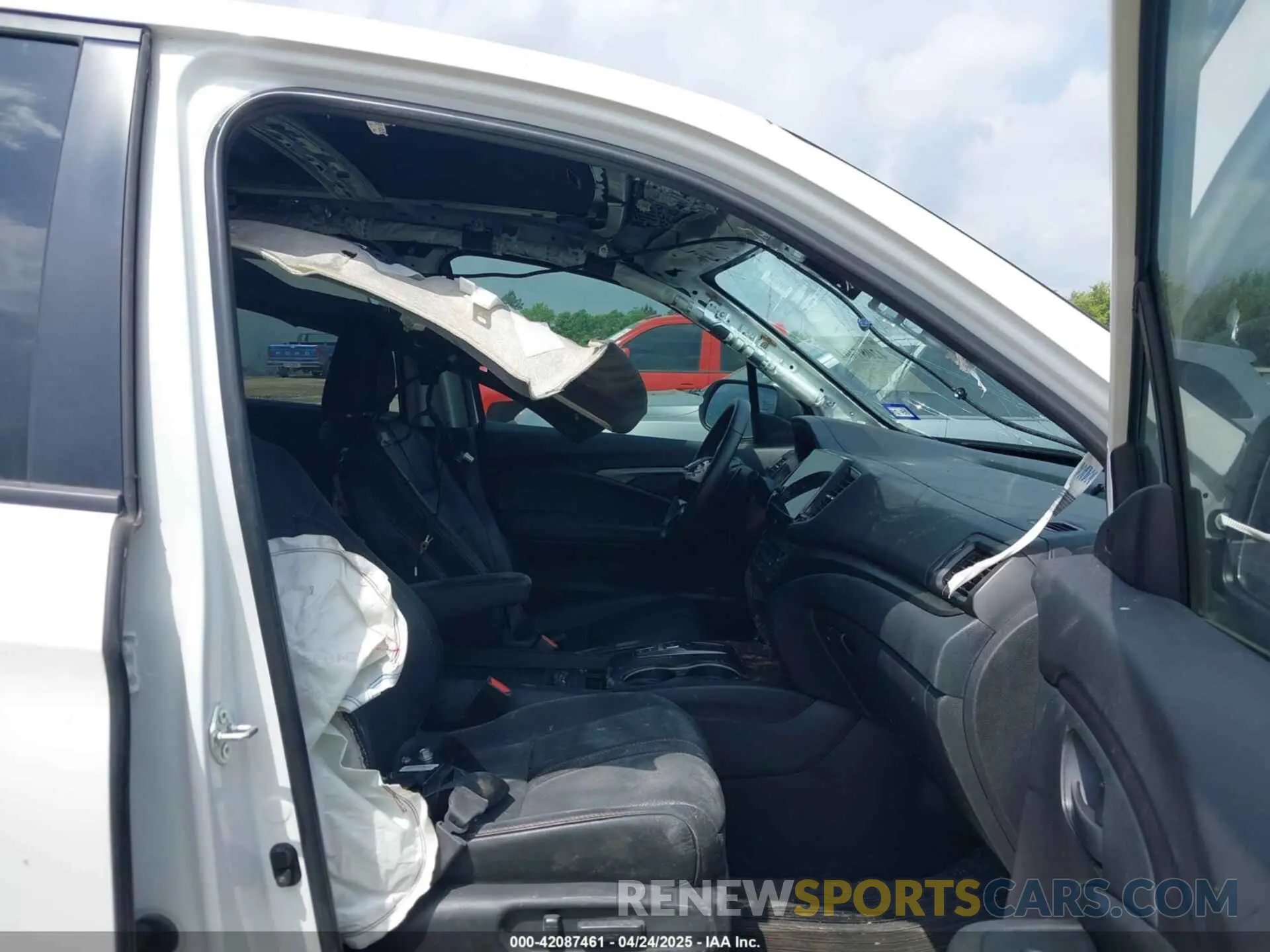 5 Photograph of a damaged car 5FNYF8H62PB024269 HONDA PASSPORT 2023