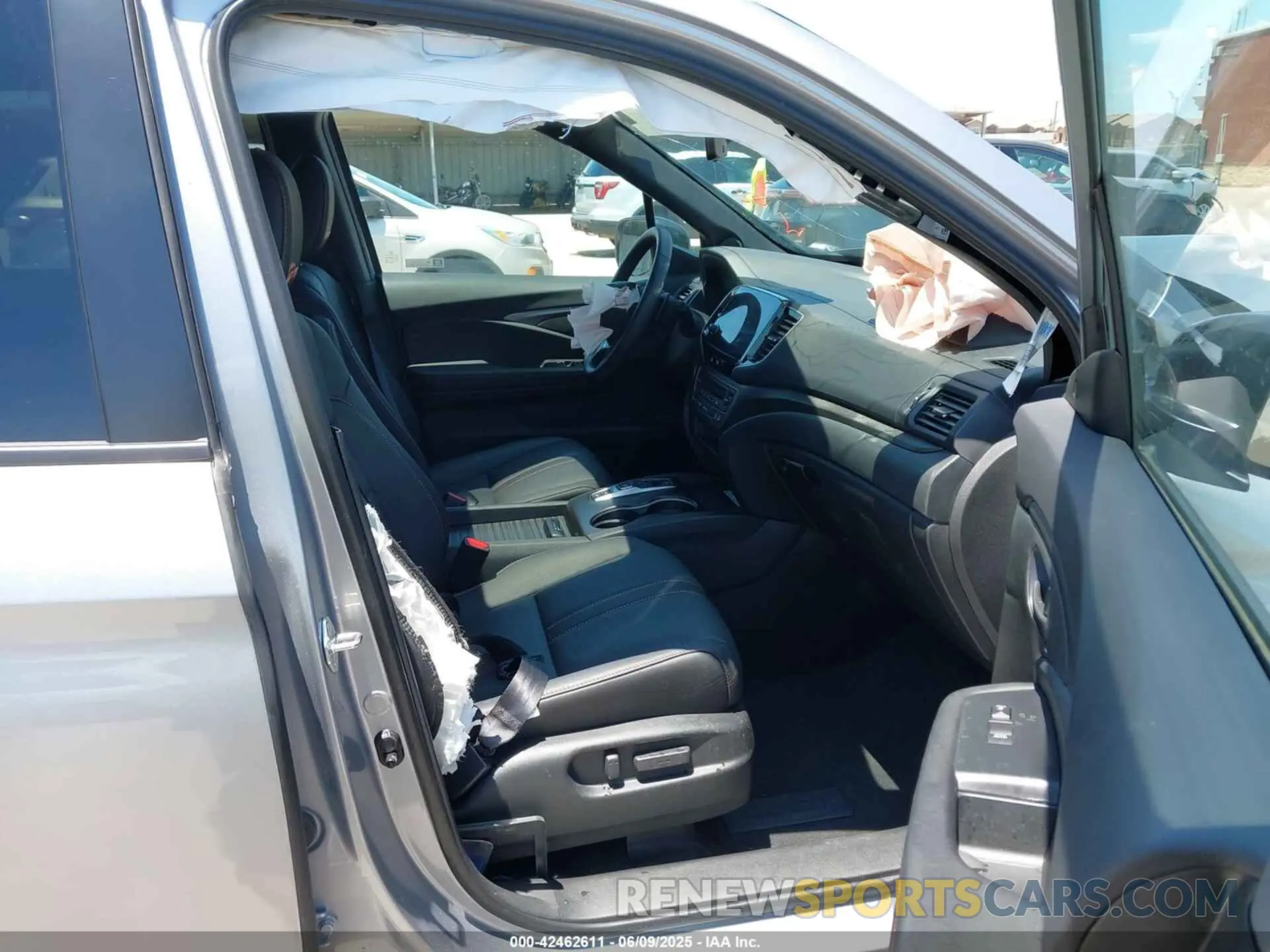 5 Photograph of a damaged car 5FNYF8H66PB044234 HONDA PASSPORT 2023