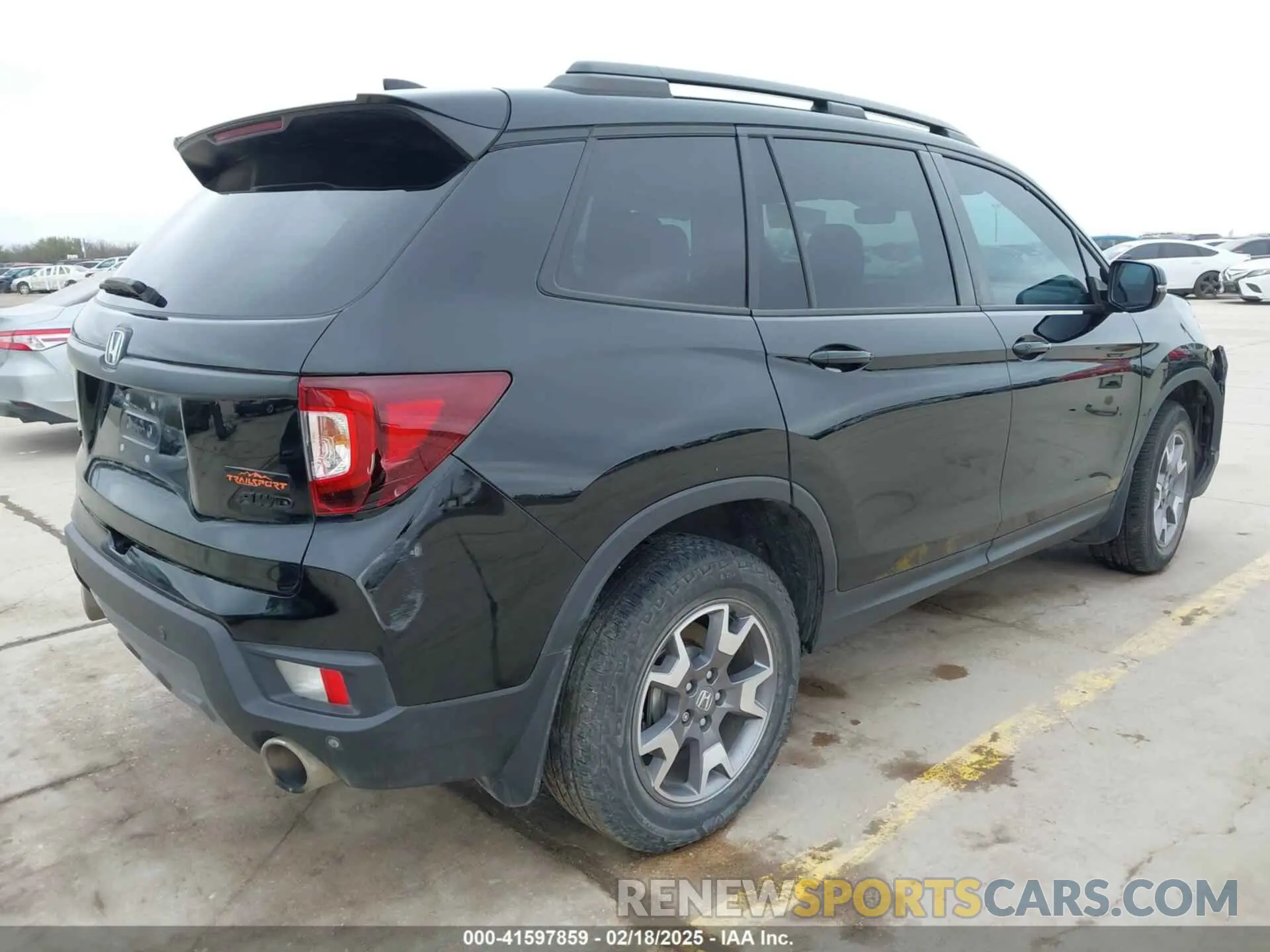 4 Фотография поврежденного автомобиля 5FNYF8H67PB006933 HONDA PASSPORT 2023
