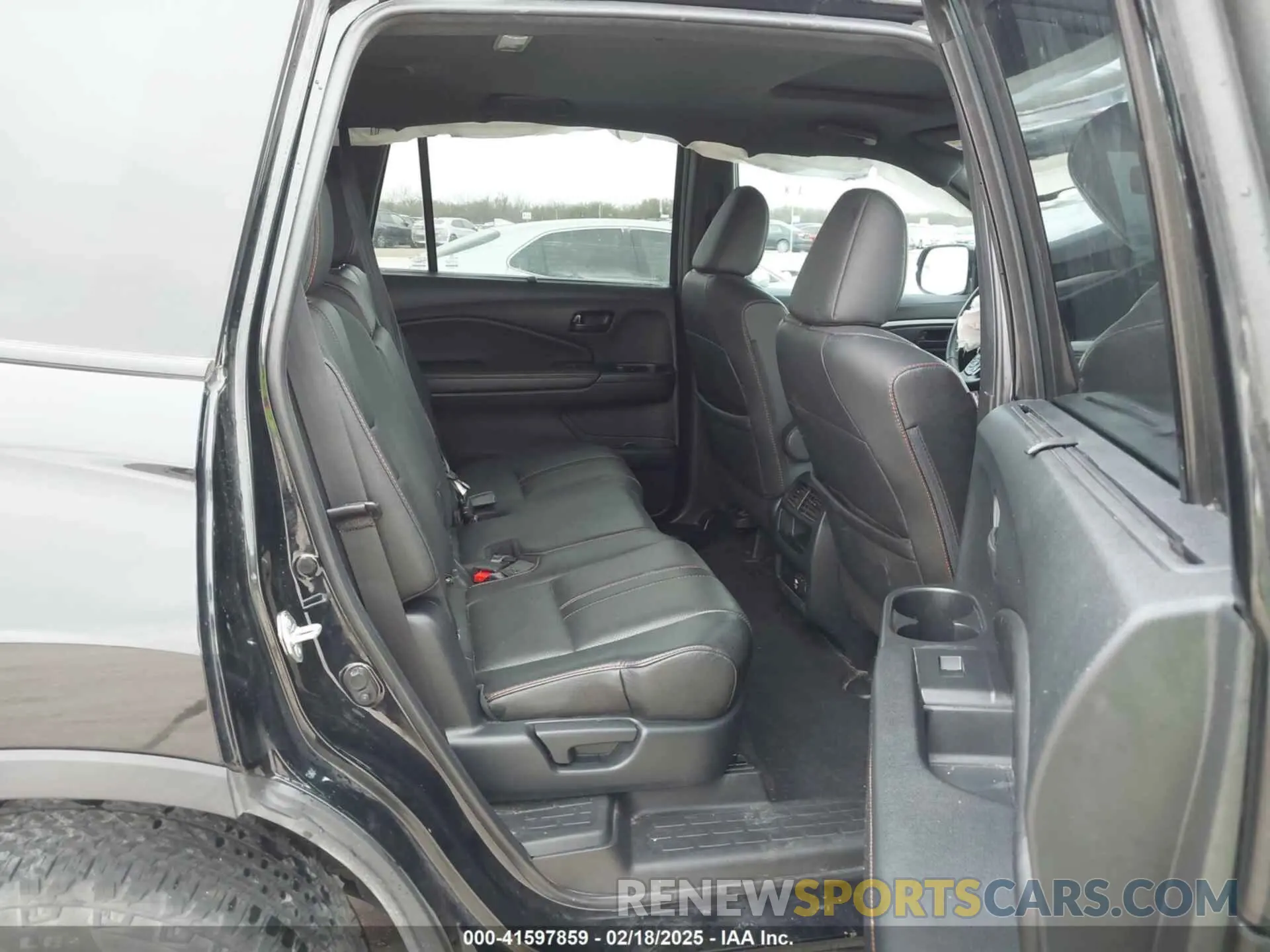 8 Фотография поврежденного автомобиля 5FNYF8H67PB006933 HONDA PASSPORT 2023