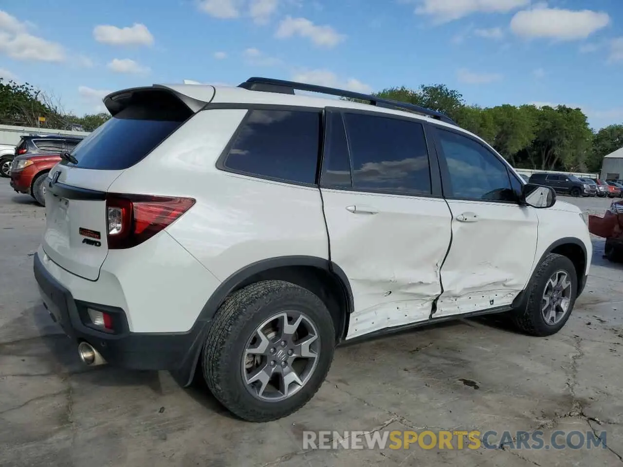 3 Photograph of a damaged car 5FNYF8H6XPB026464 HONDA PASSPORT 2023