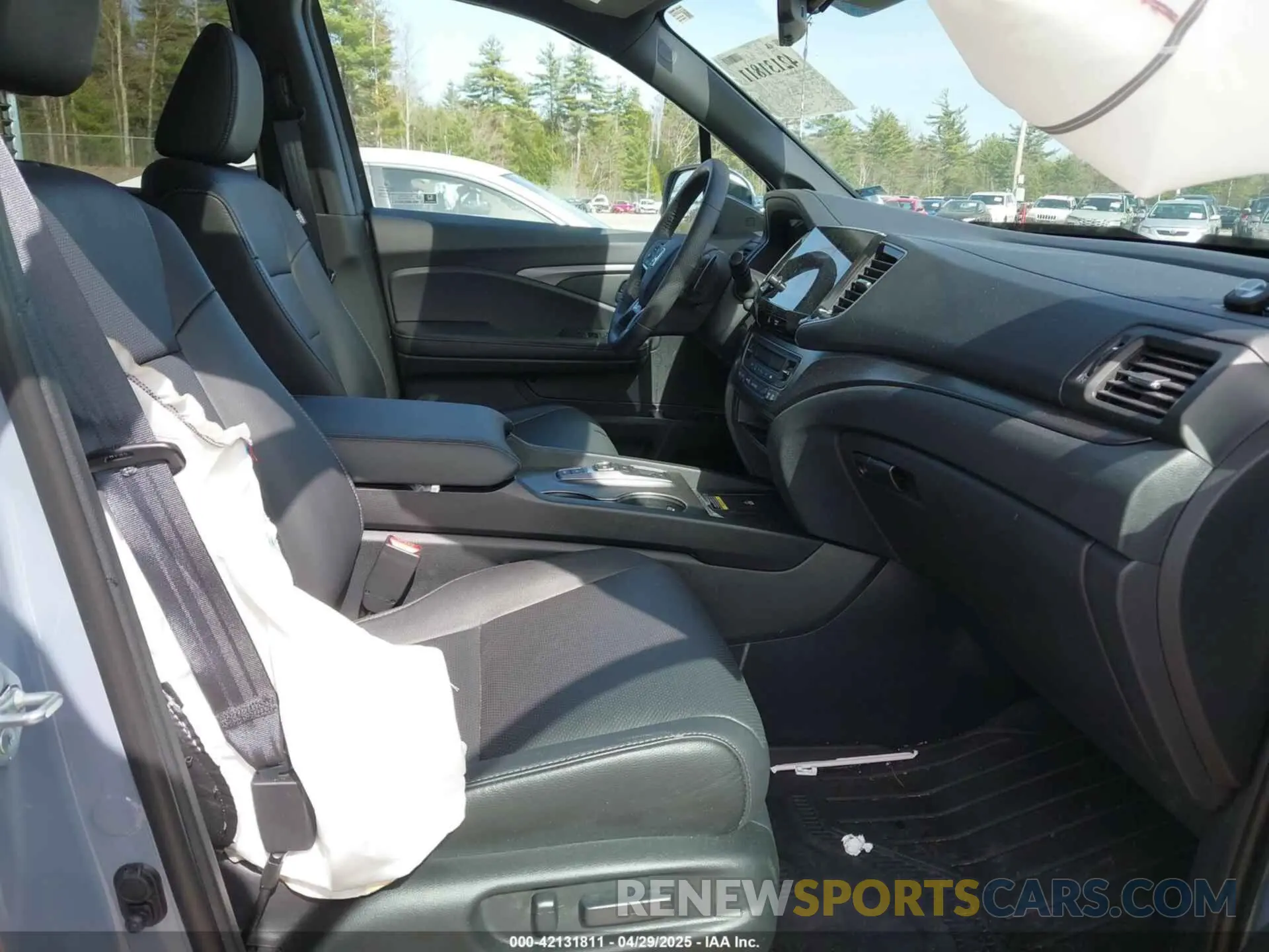 5 Photograph of a damaged car 5FNYF8H55RB023059 HONDA PASSPORT 2024