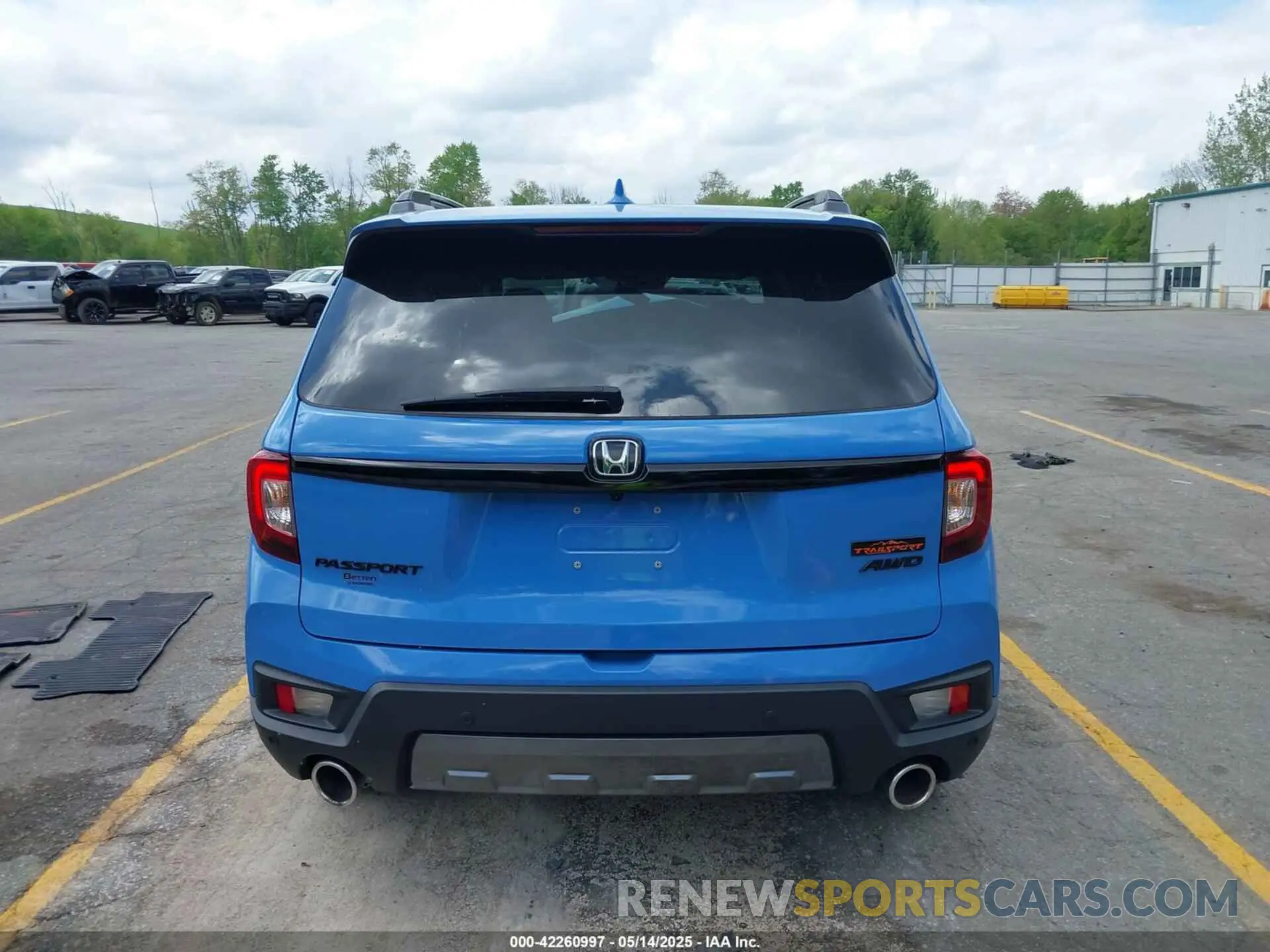 16 Photograph of a damaged car 5FNYF8H63RB008892 HONDA PASSPORT 2024