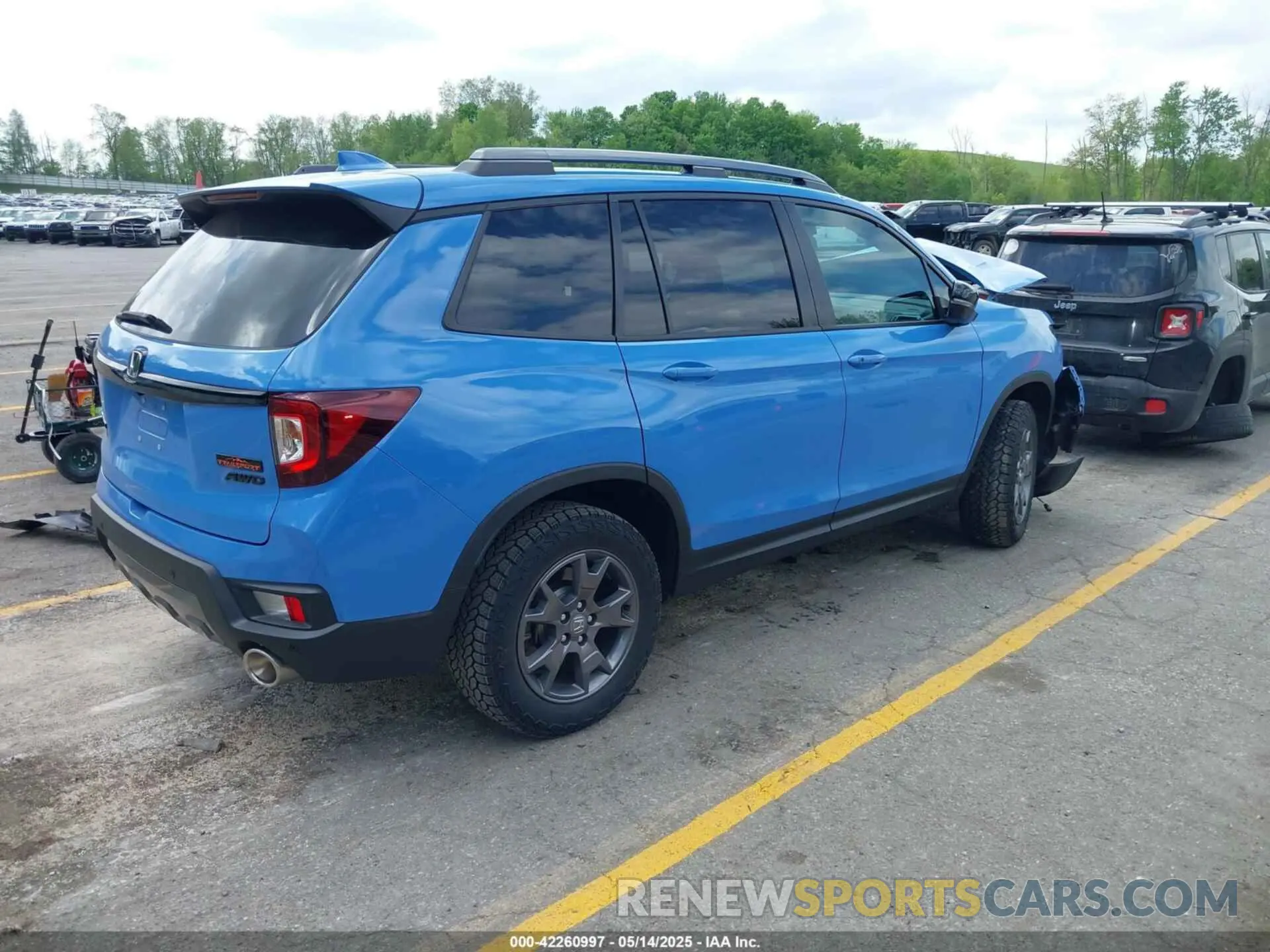 4 Photograph of a damaged car 5FNYF8H63RB008892 HONDA PASSPORT 2024