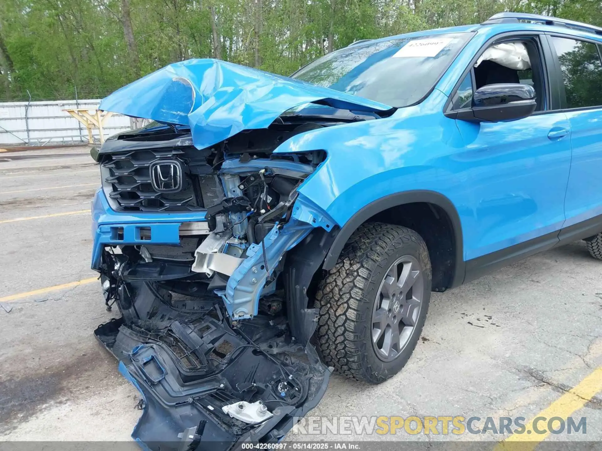 6 Photograph of a damaged car 5FNYF8H63RB008892 HONDA PASSPORT 2024