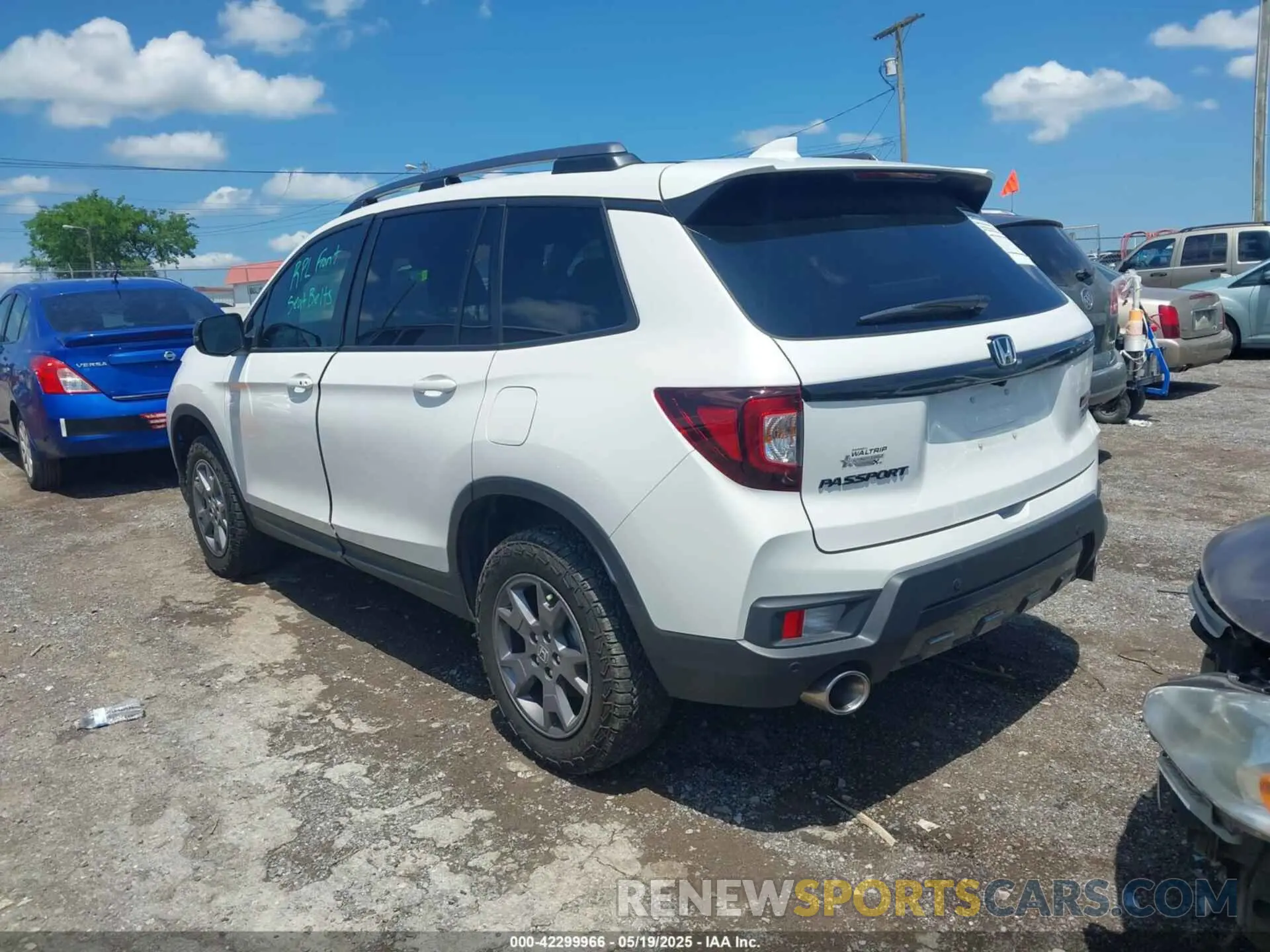 14 Photograph of a damaged car 5FNYF8H63RB009699 HONDA PASSPORT 2024